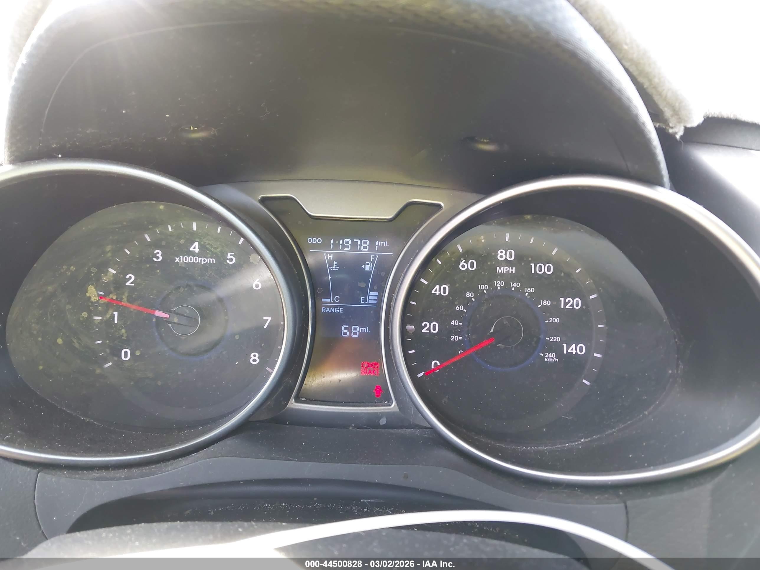 HYUNDAI VELOSTER image 7