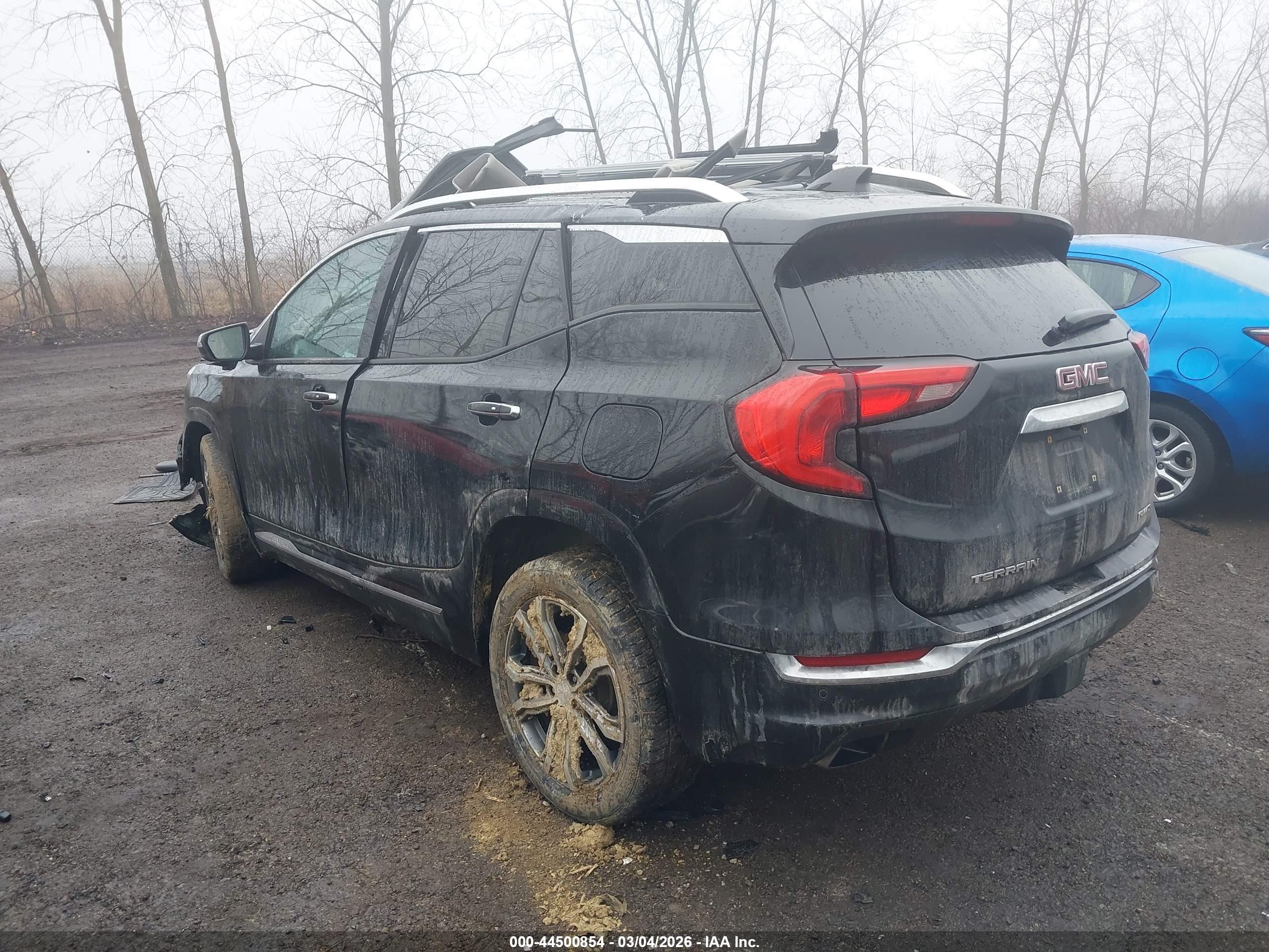 GMC TERRAIN image 3