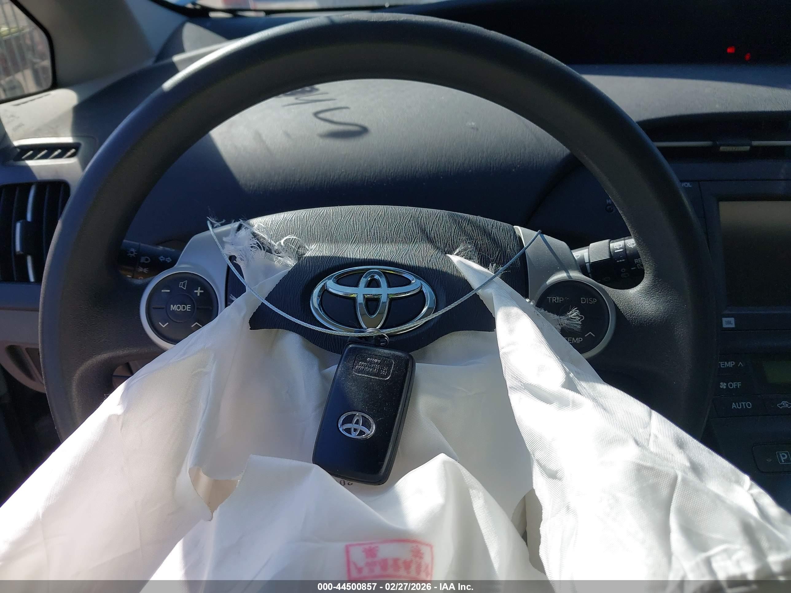 TOYOTA PRIUS image 11