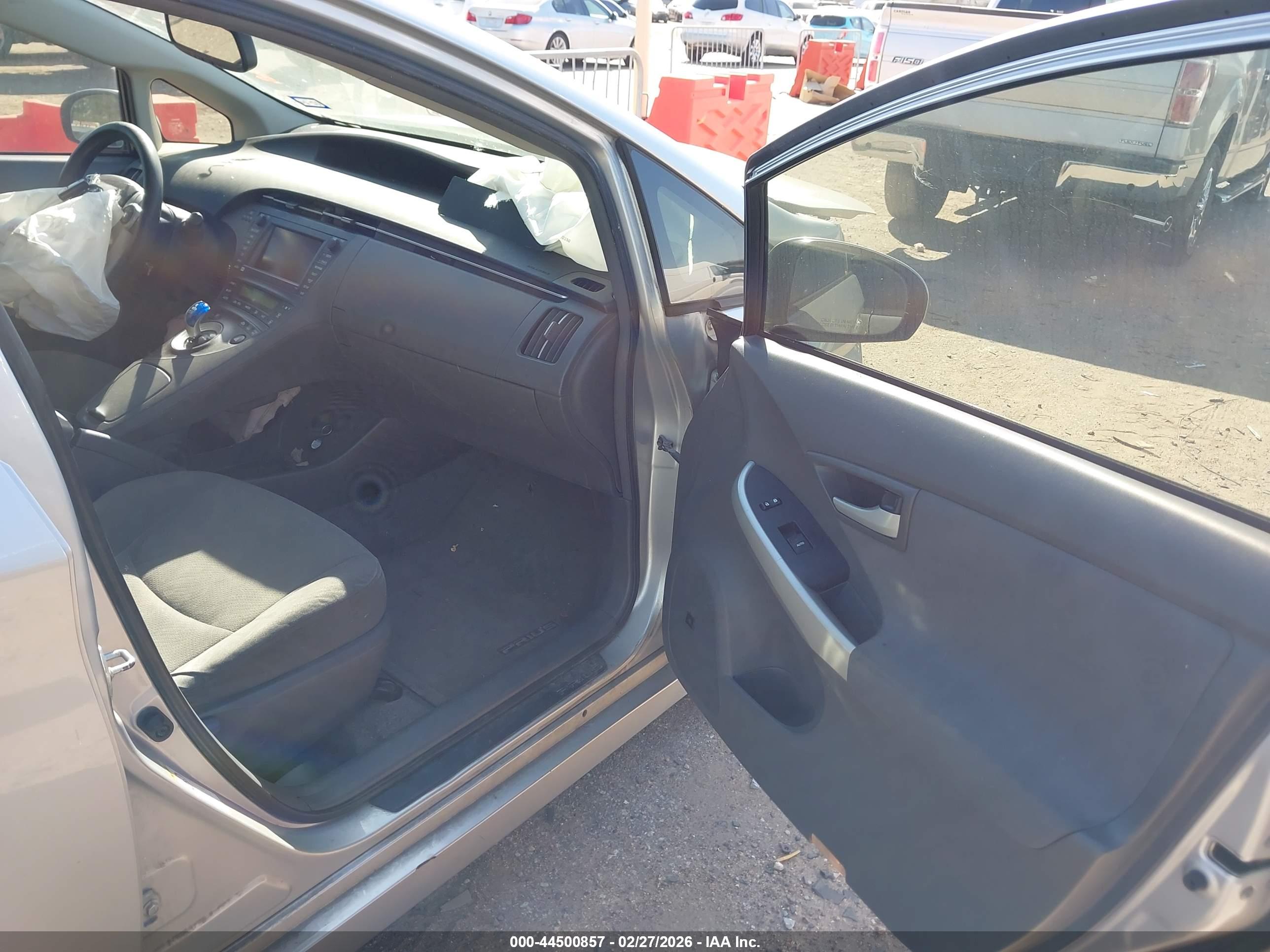 TOYOTA PRIUS image 5