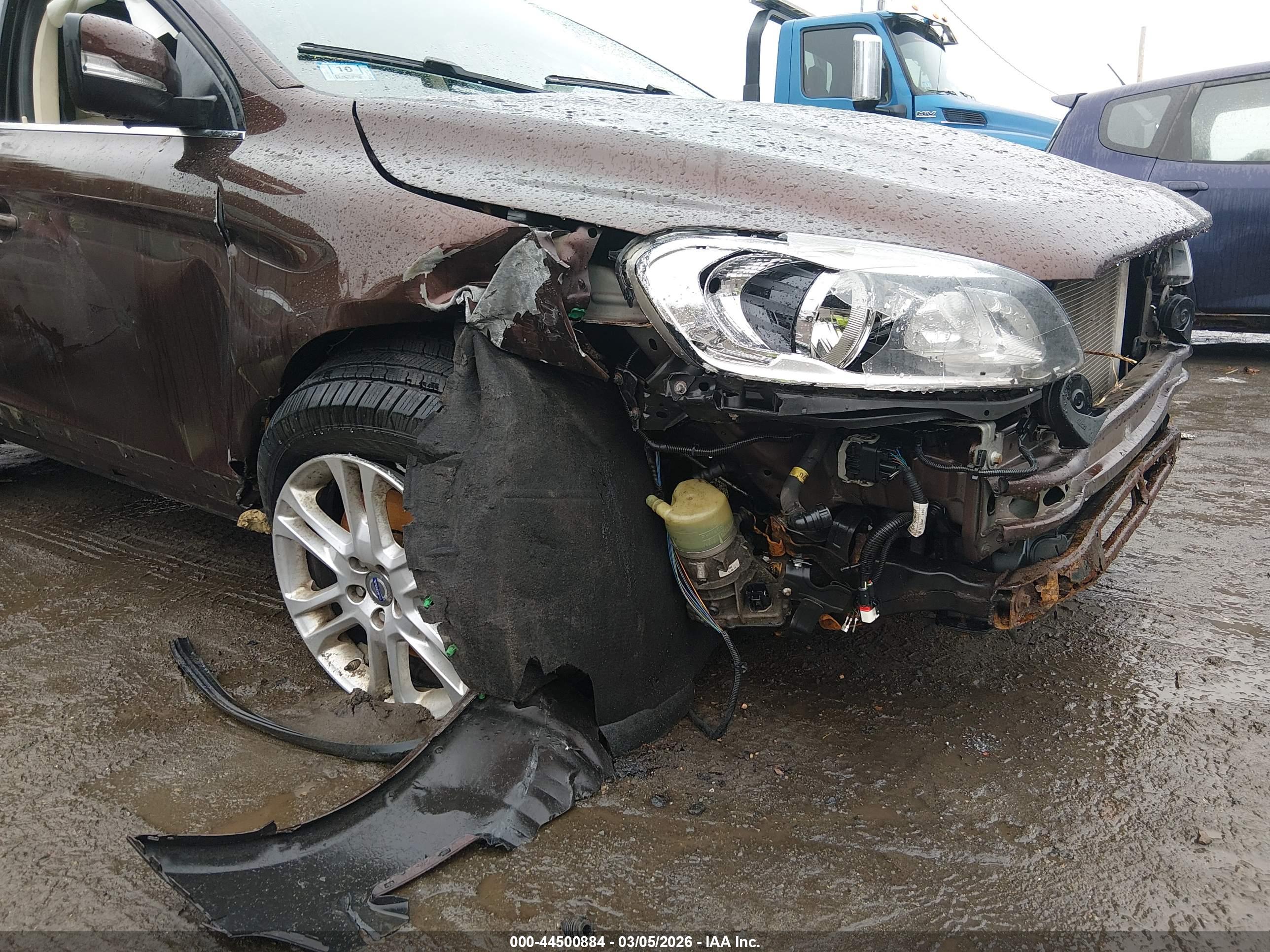 VOLVO XC60 image 6