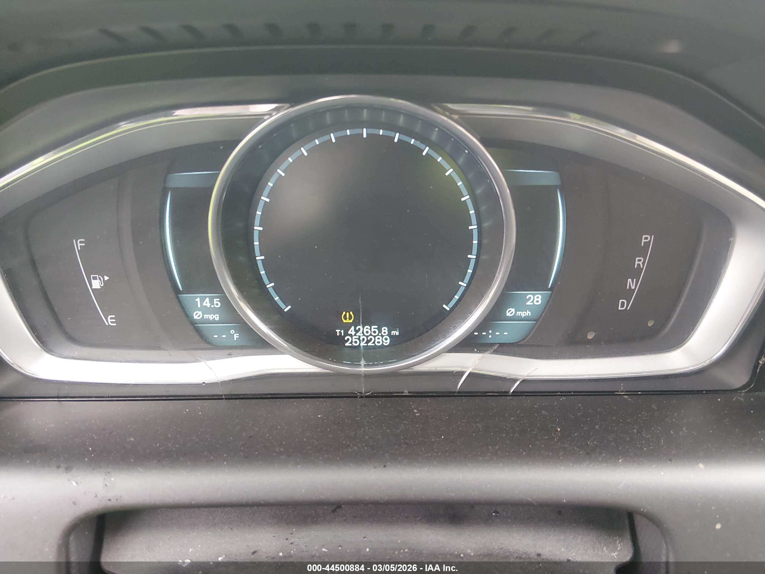 VOLVO XC60 image 7