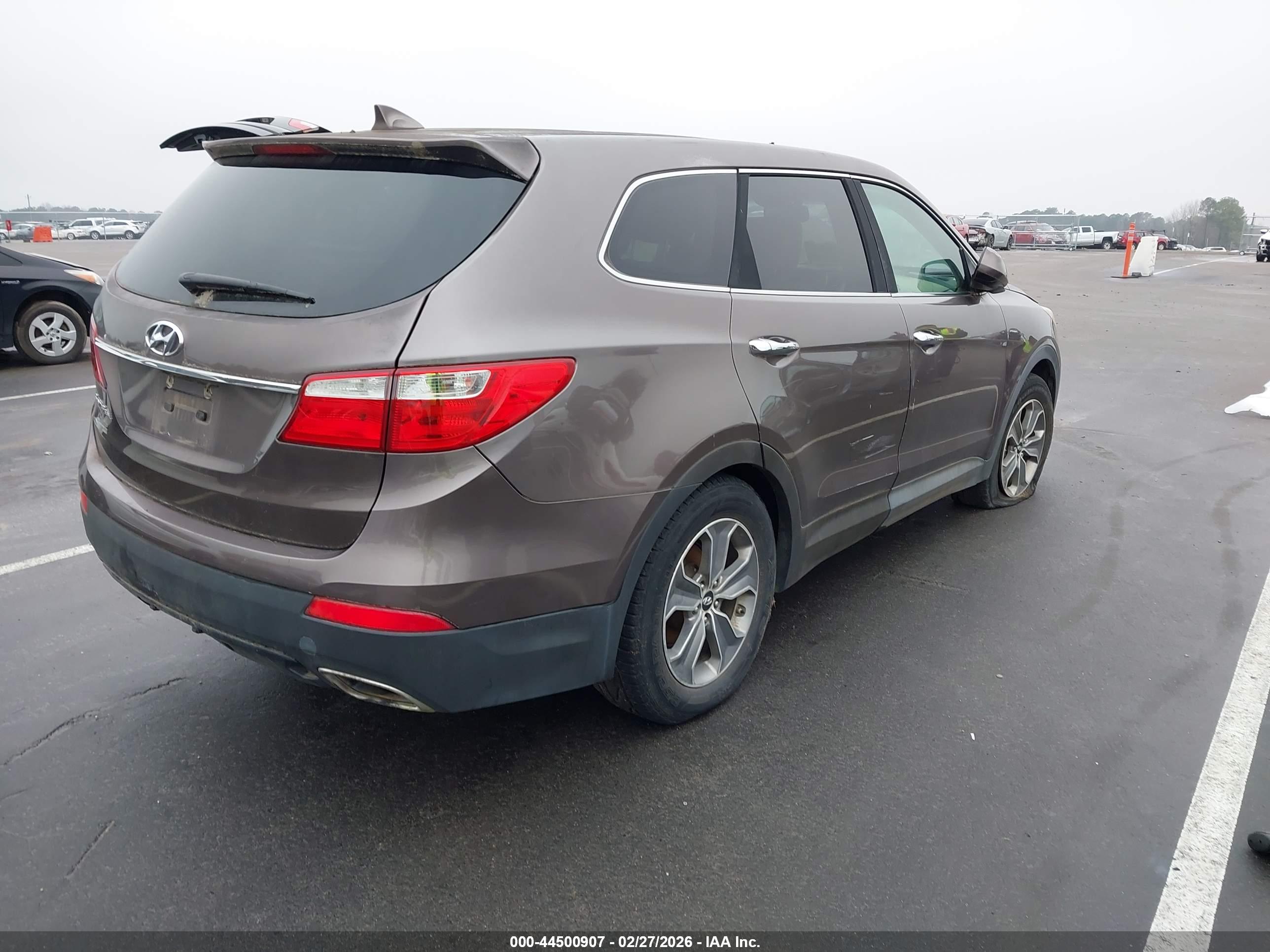 HYUNDAI SANTA image 4