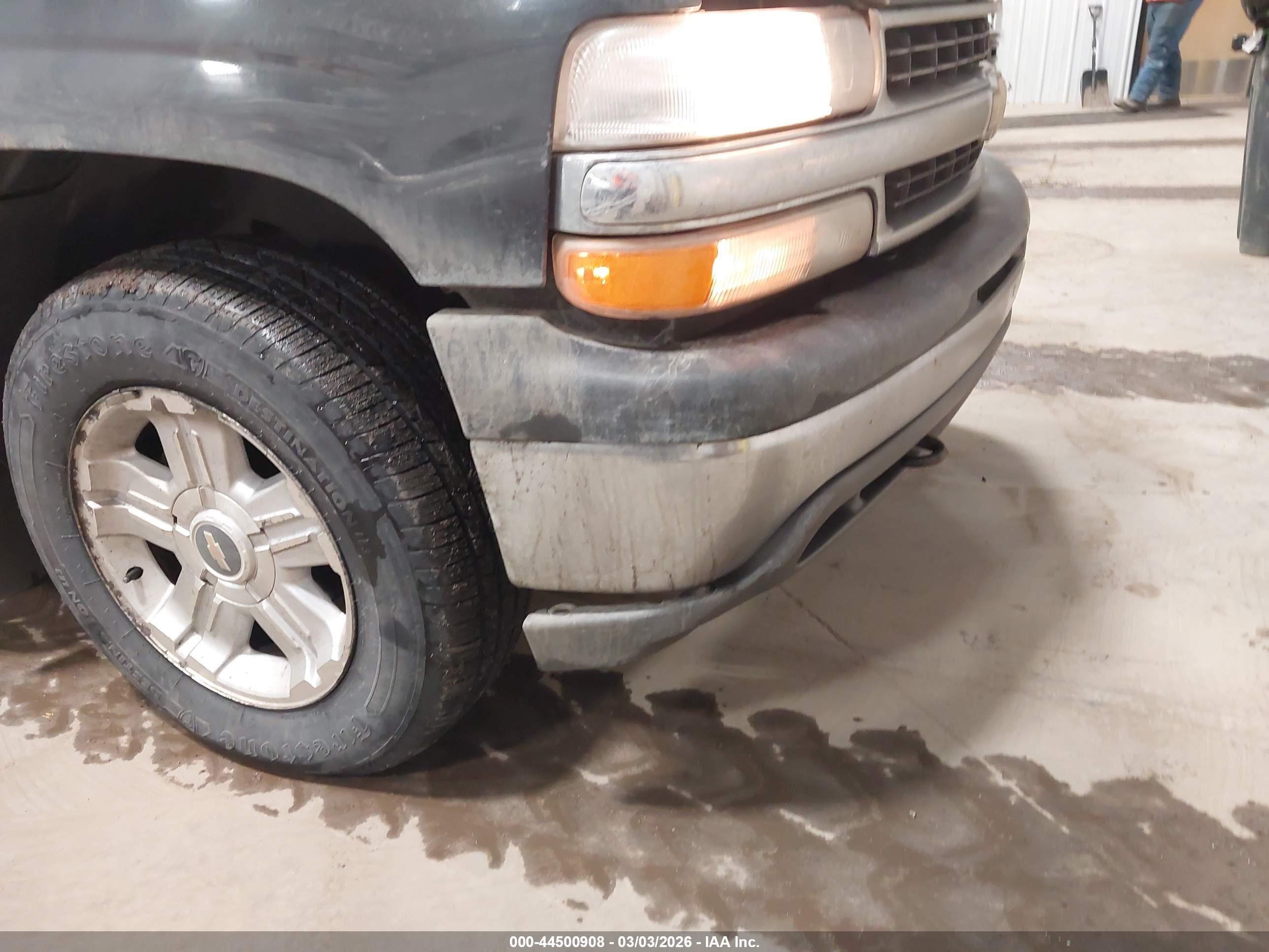 CHEVROLET TAHOE image 6