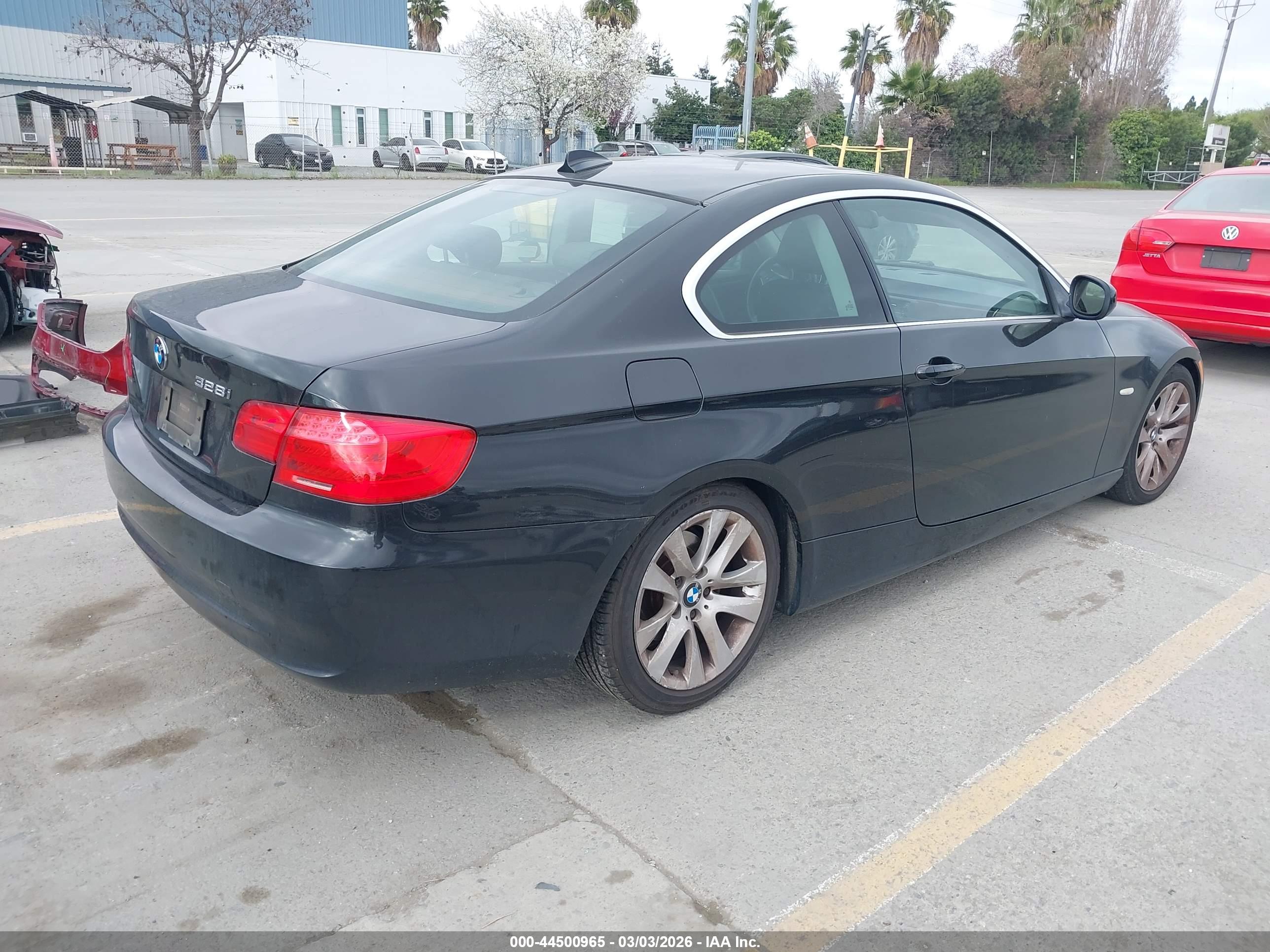 BMW 328I image 4