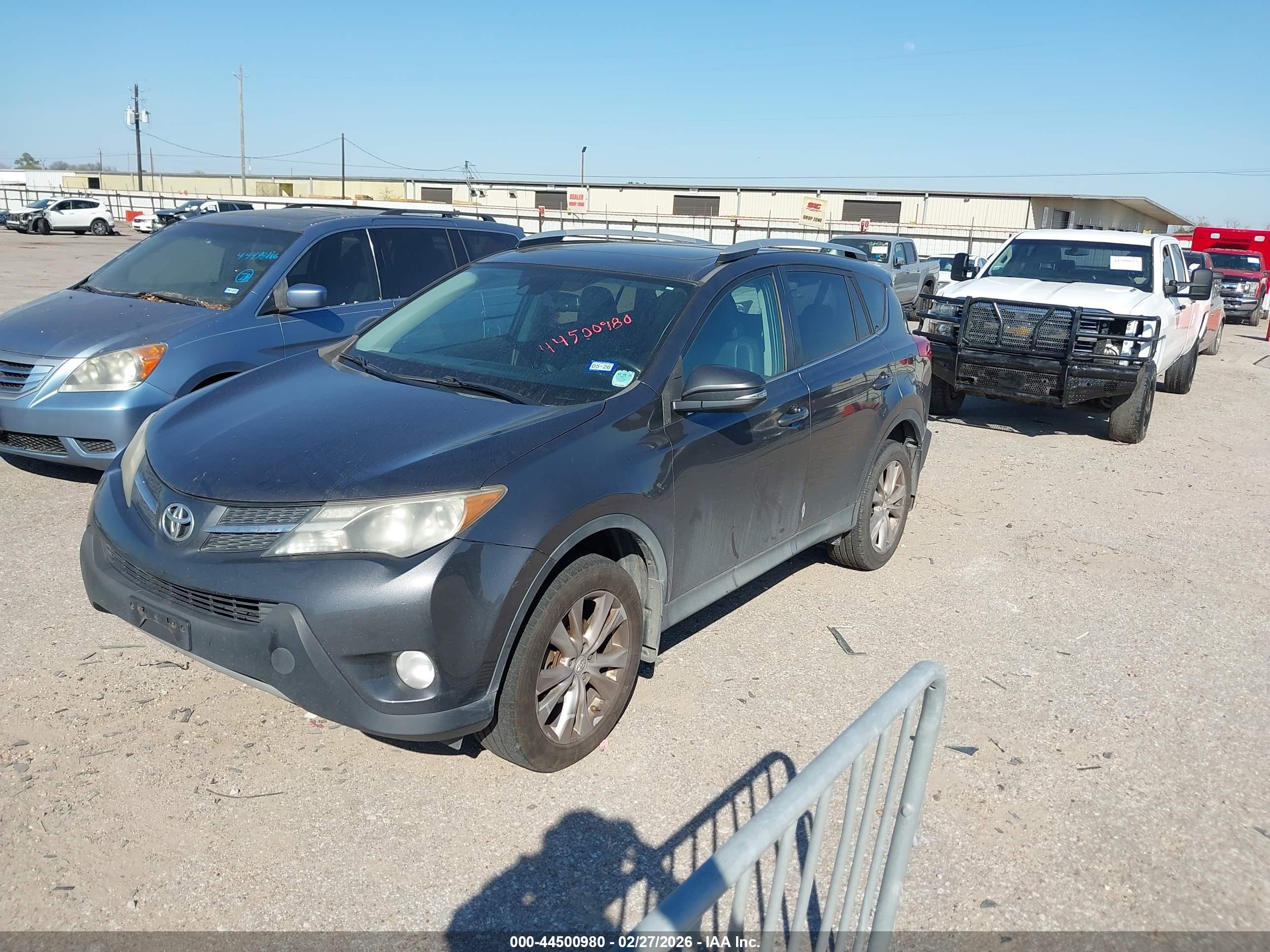 TOYOTA RAV4 image 2