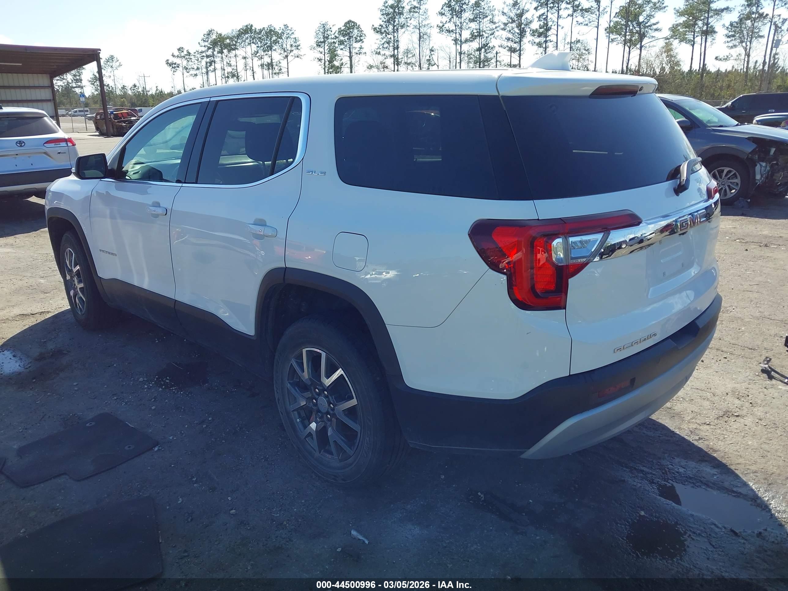 GMC ACADIA image 3