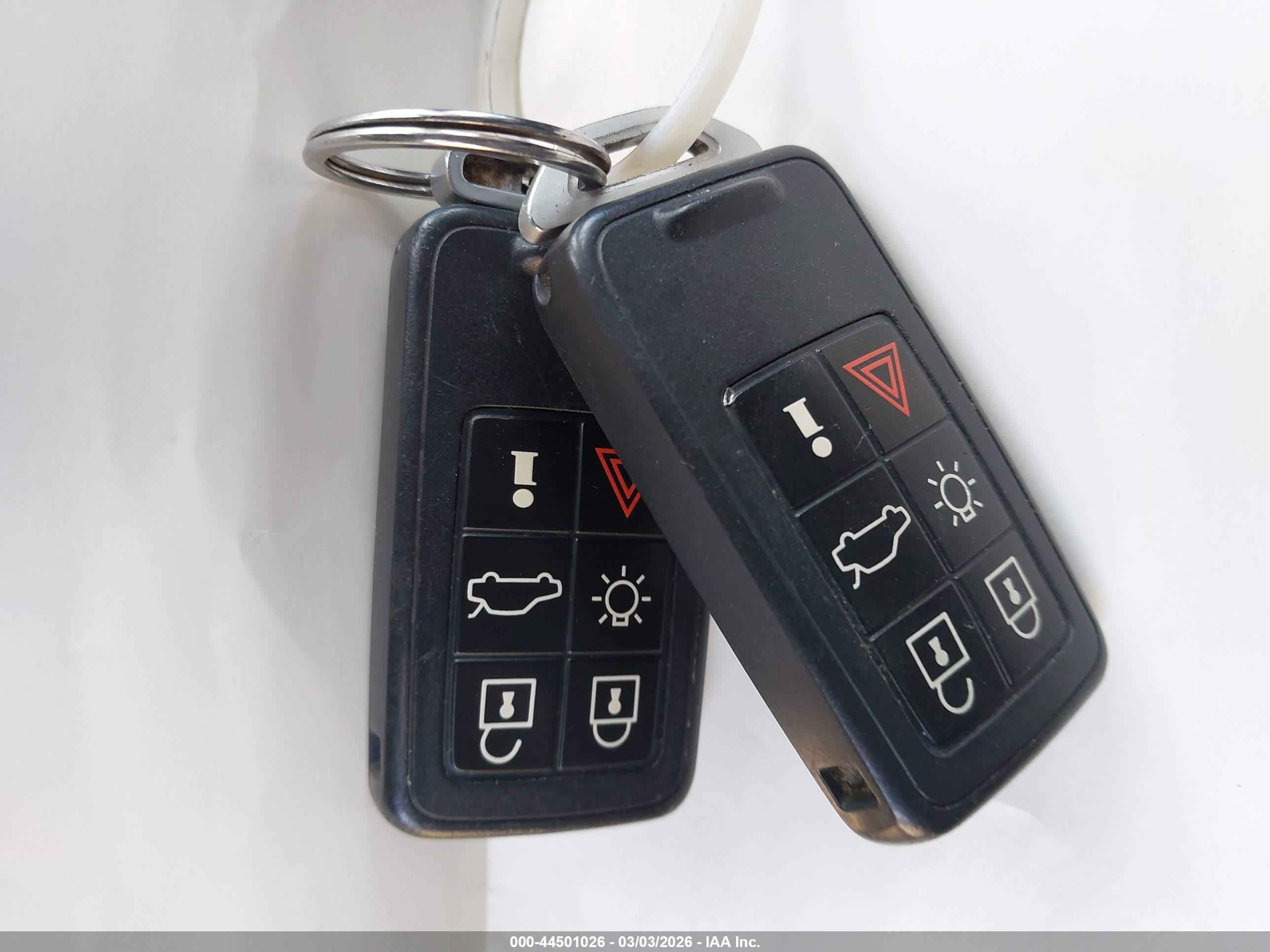VOLVO S60 image 11