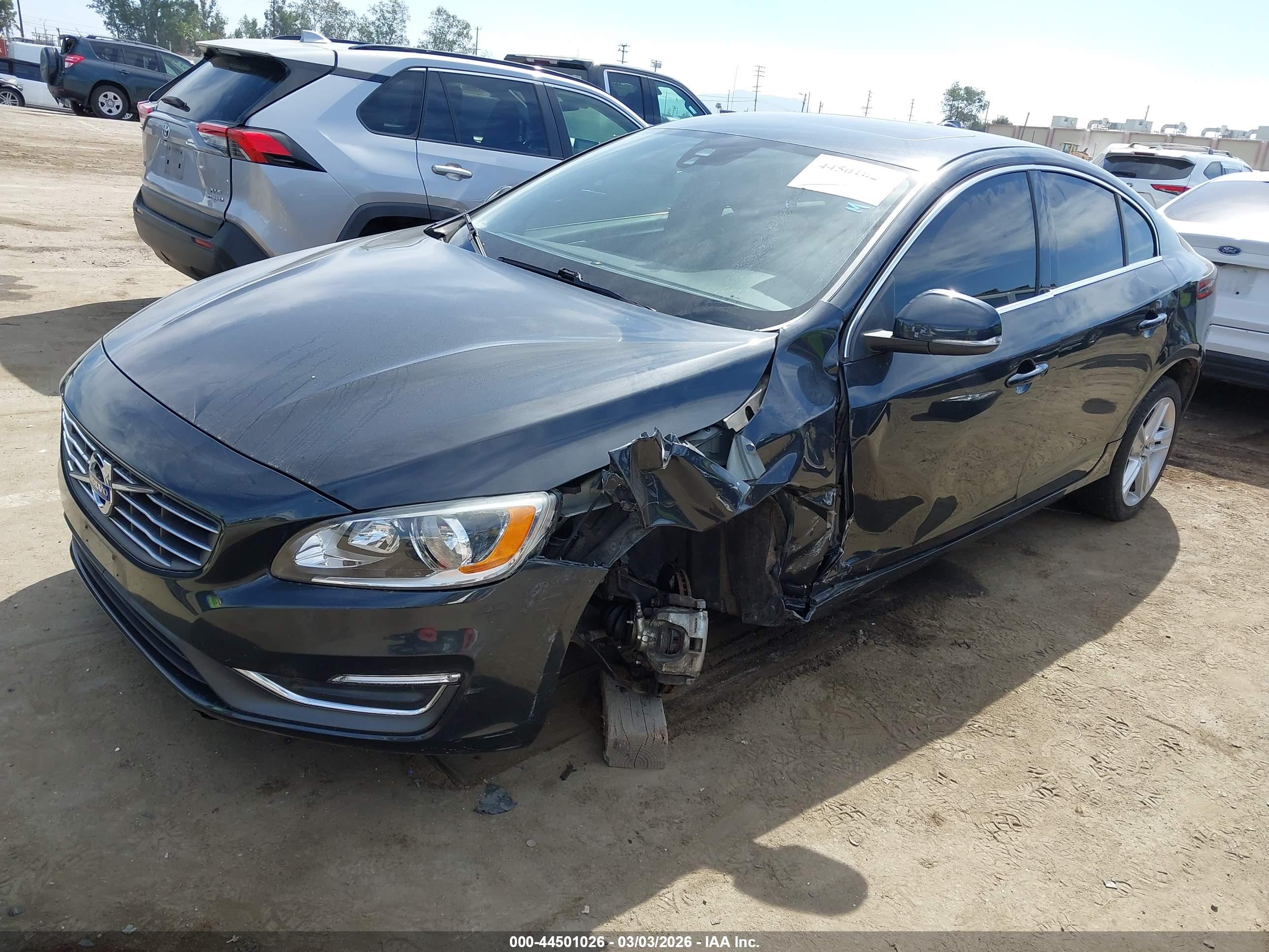 VOLVO S60 image 2
