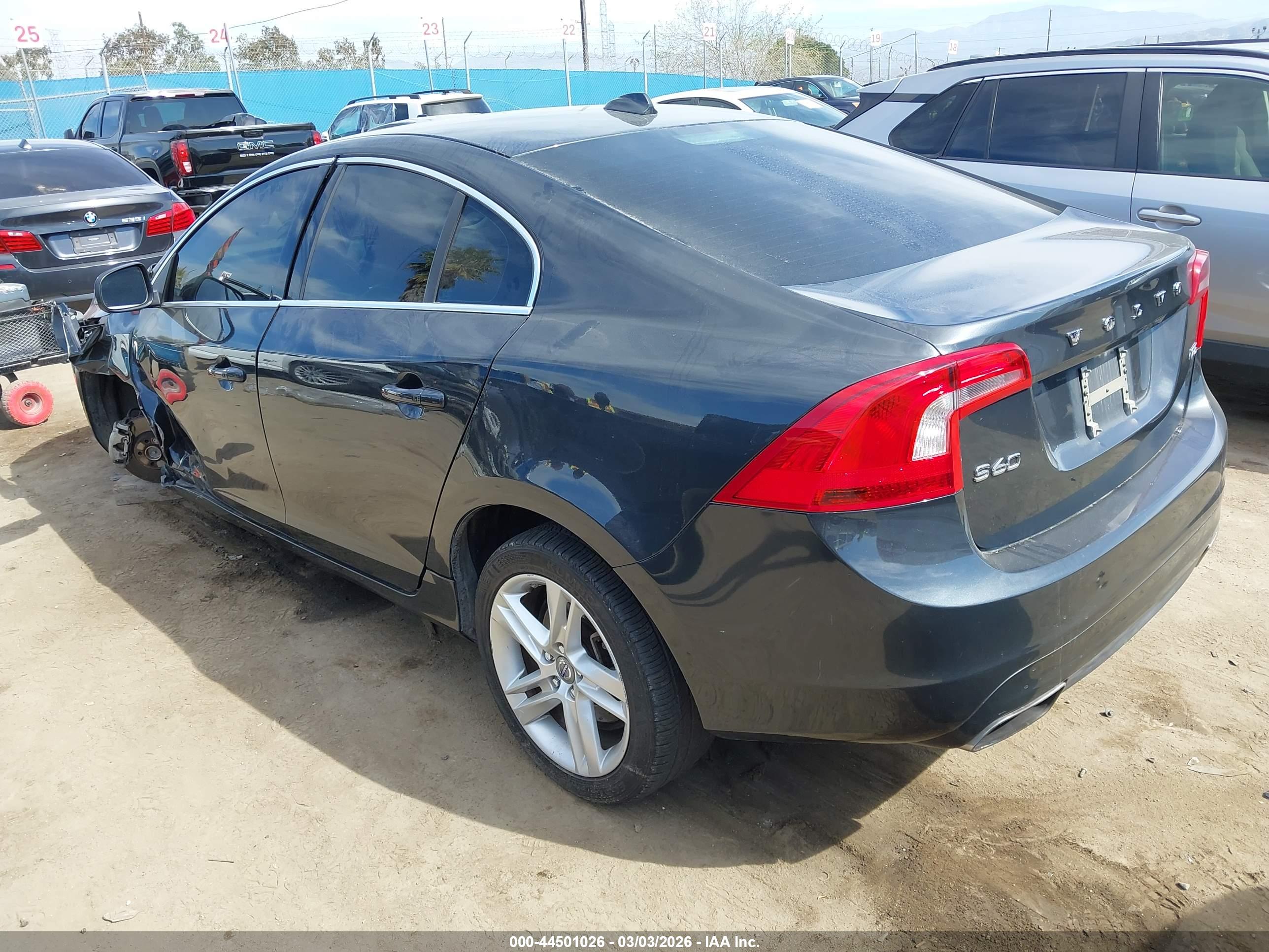 VOLVO S60 image 3