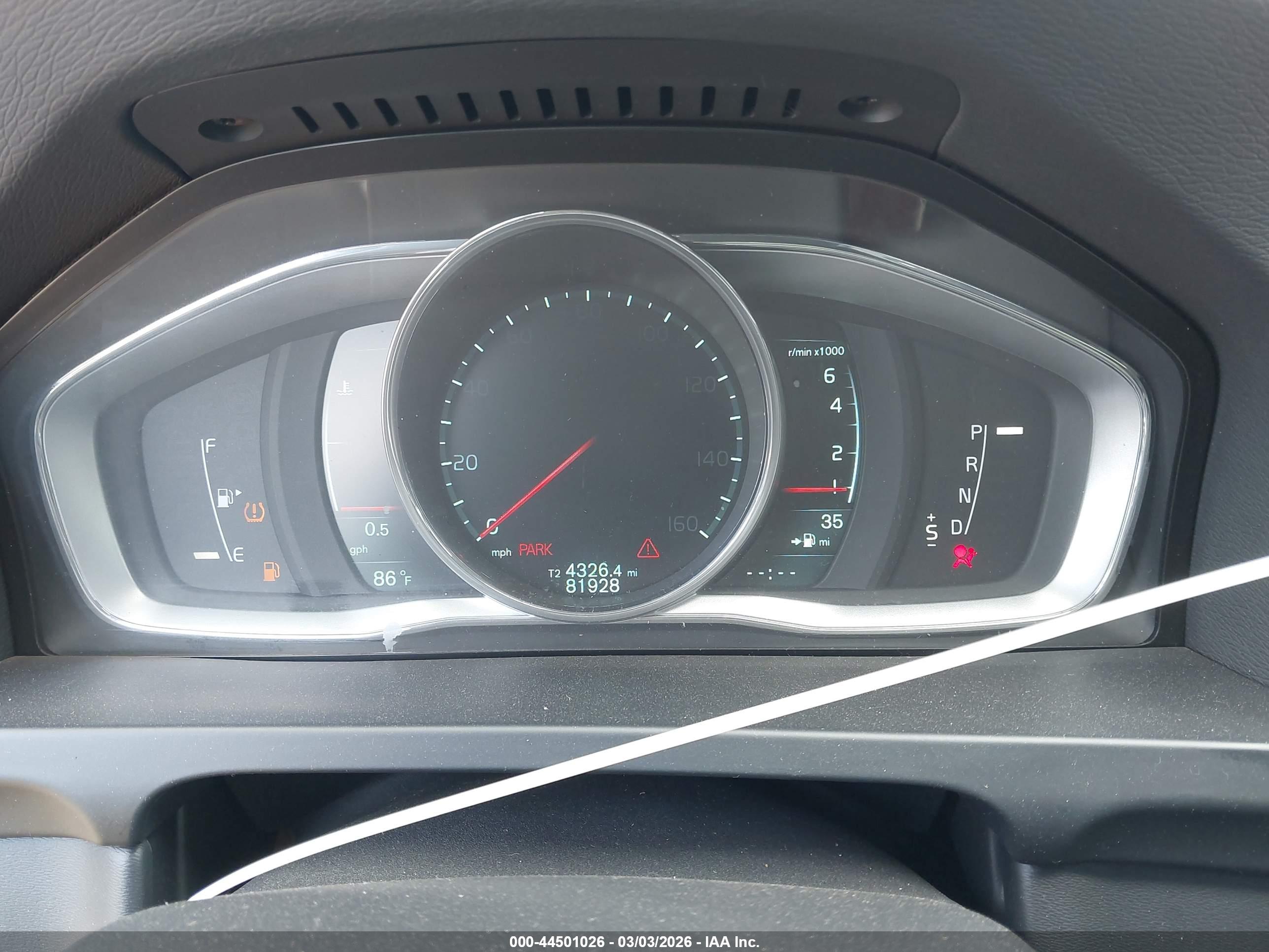 VOLVO S60 image 7