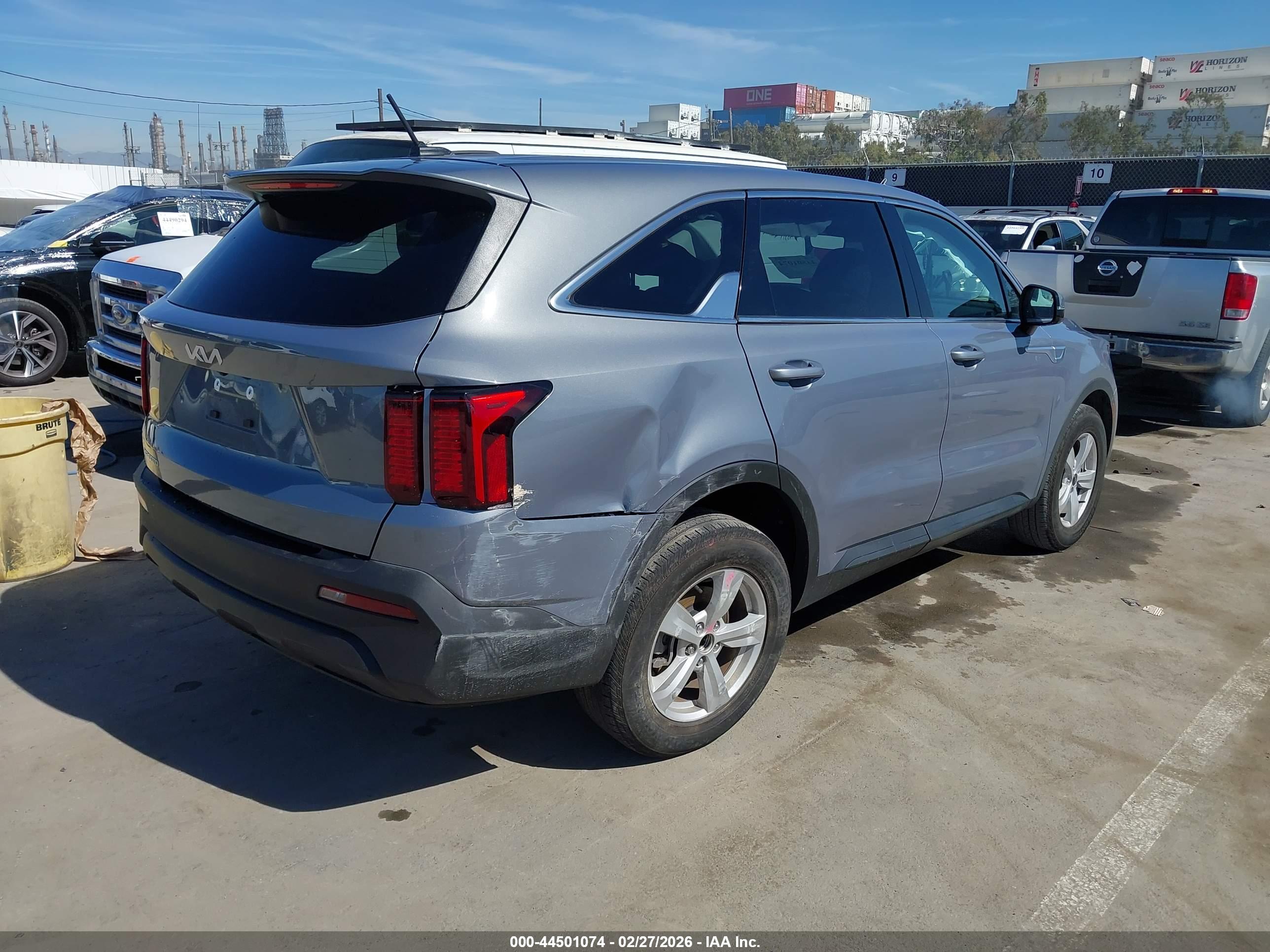KIA SORENTO image 4