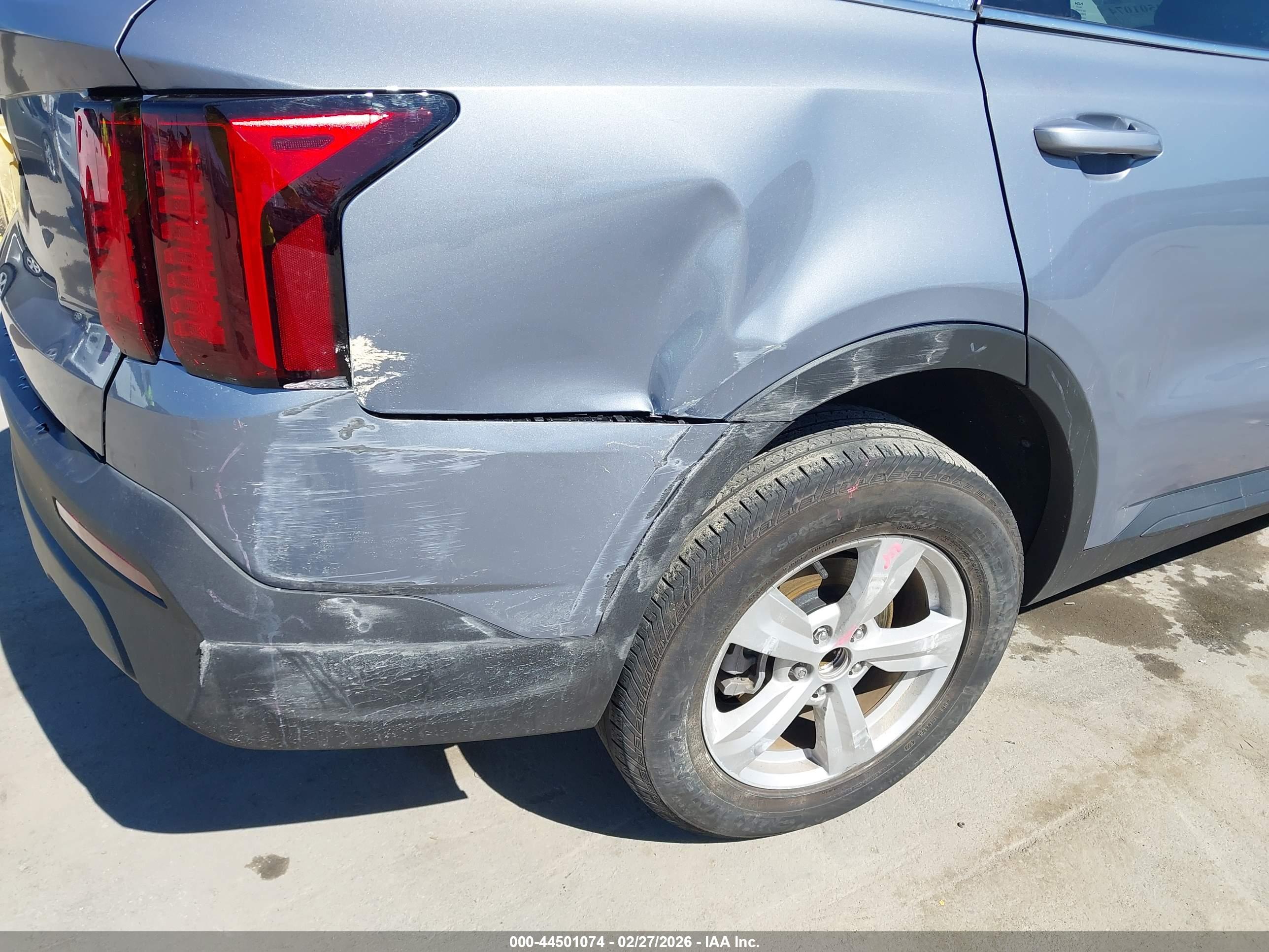 KIA SORENTO image 6