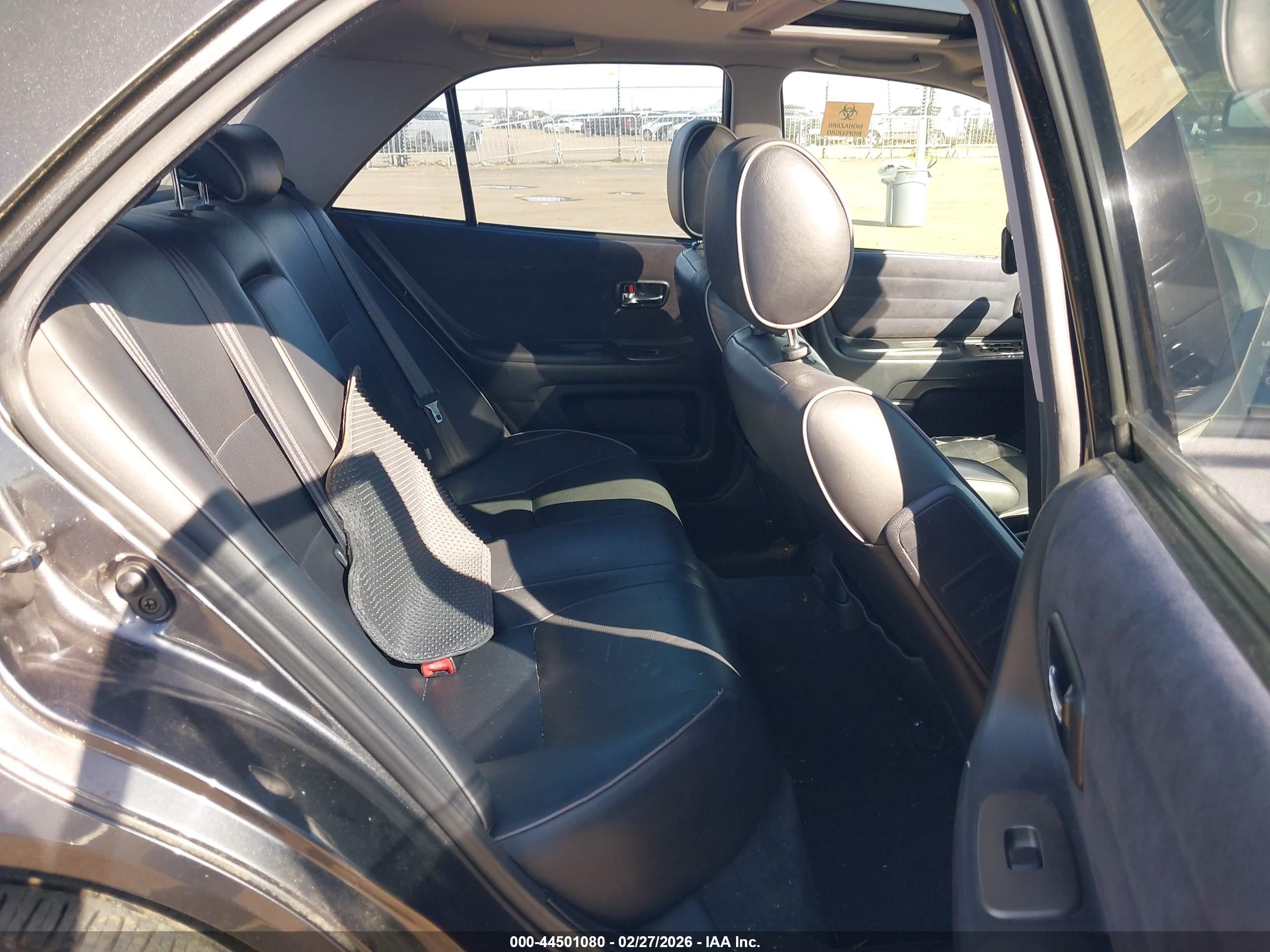 LEXUS IS image 8