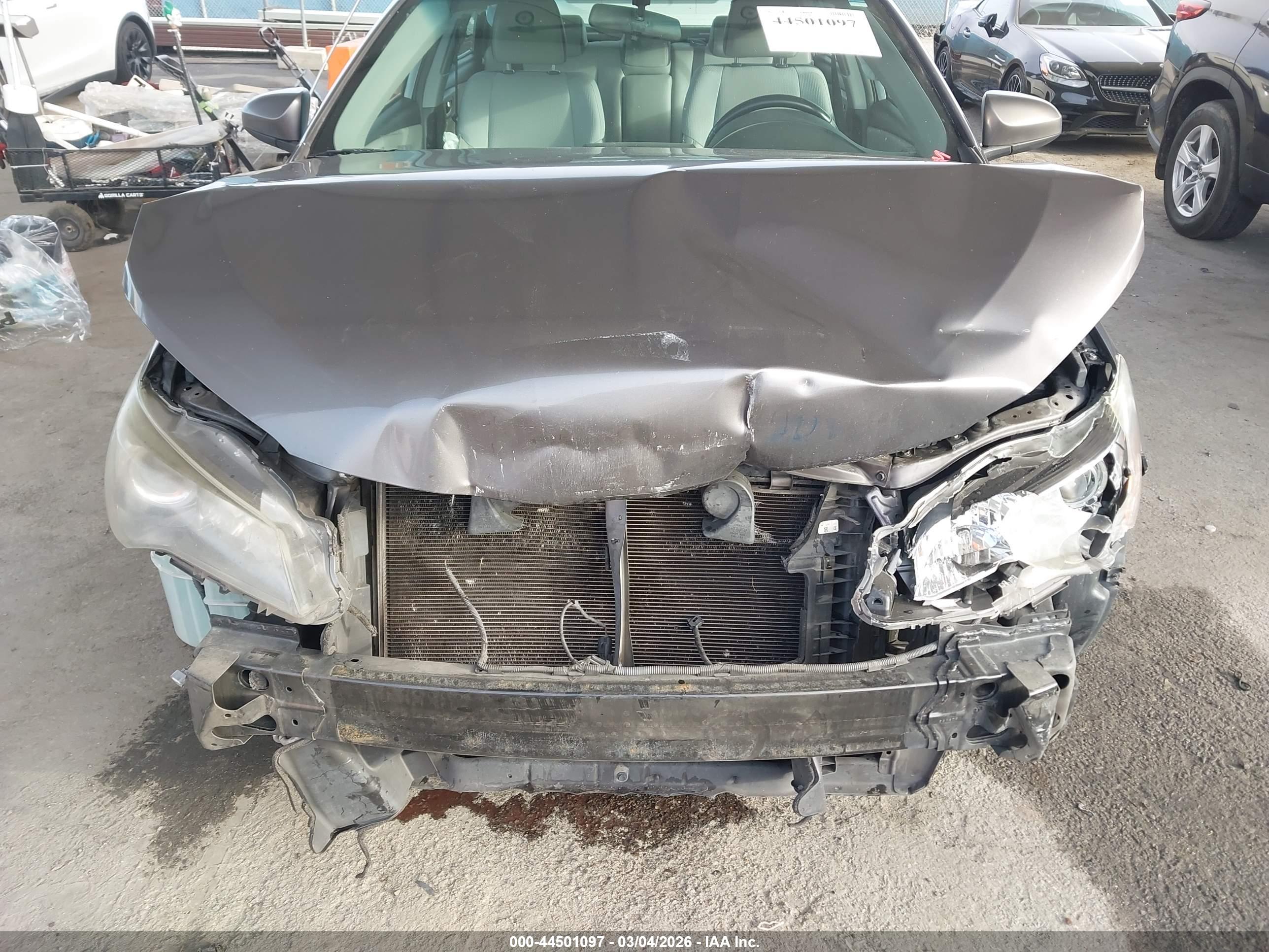 TOYOTA CAMRY image 6
