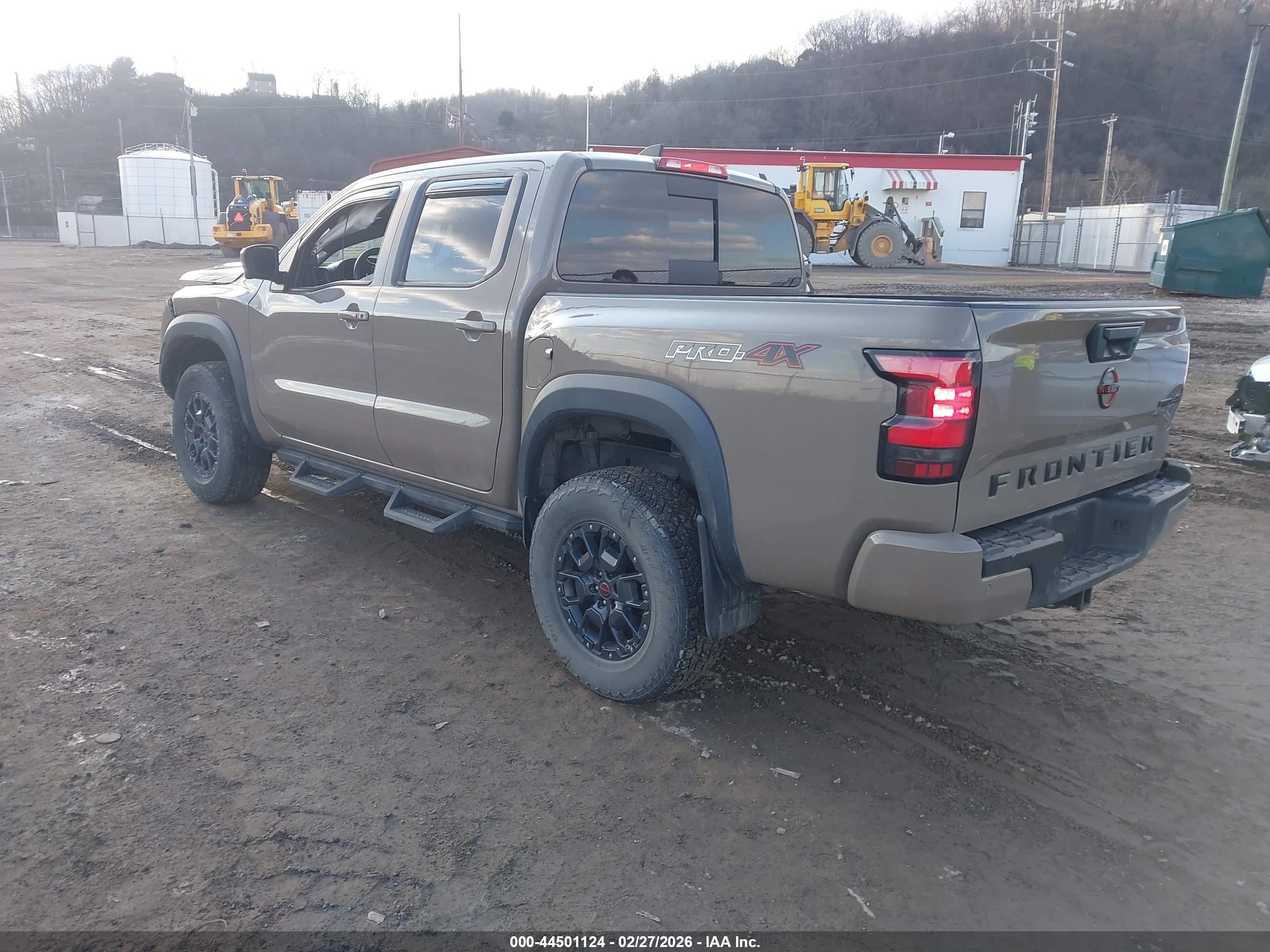 NISSAN FRONTIER image 3