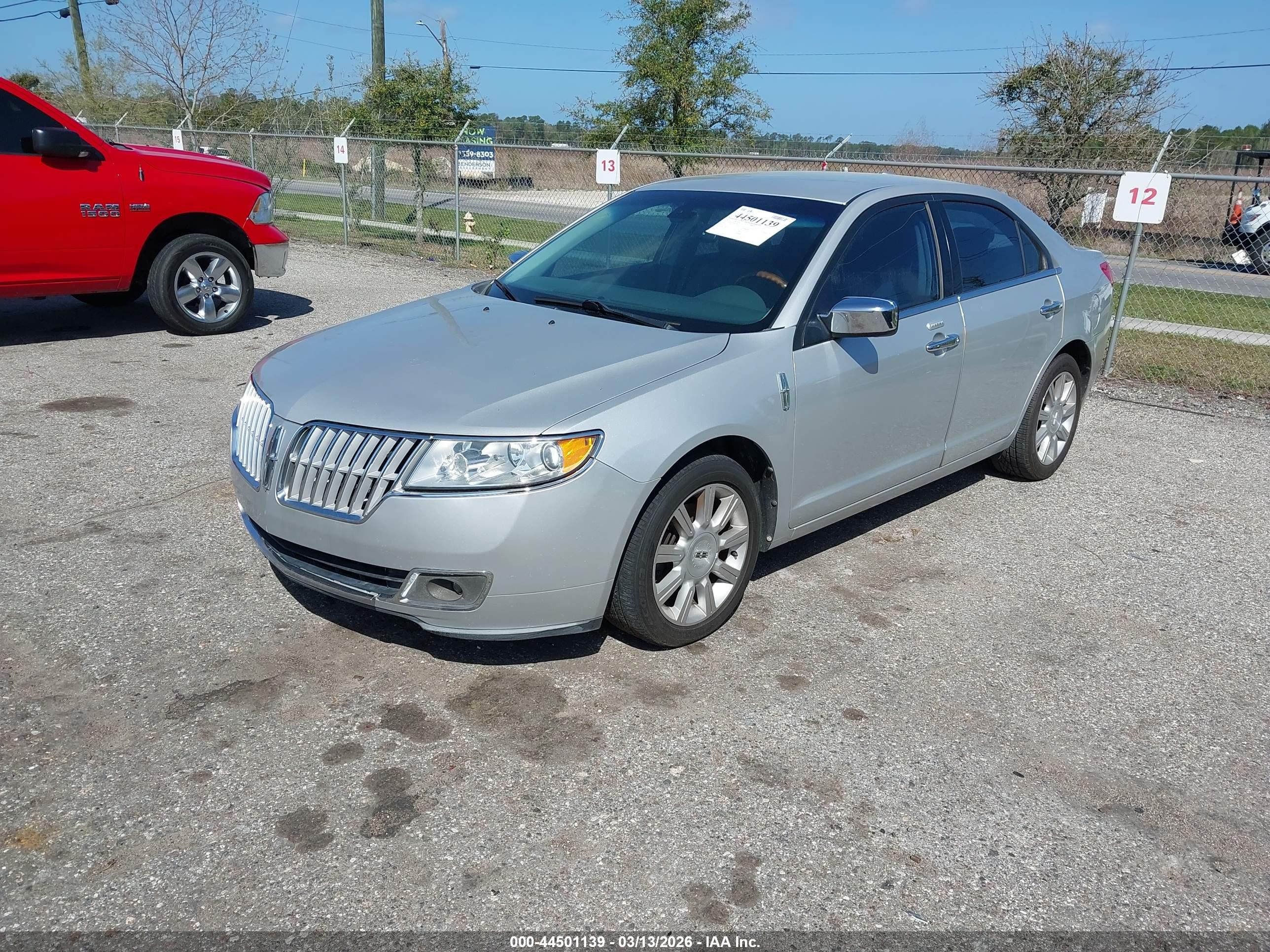 LINCOLN MKZ image 2