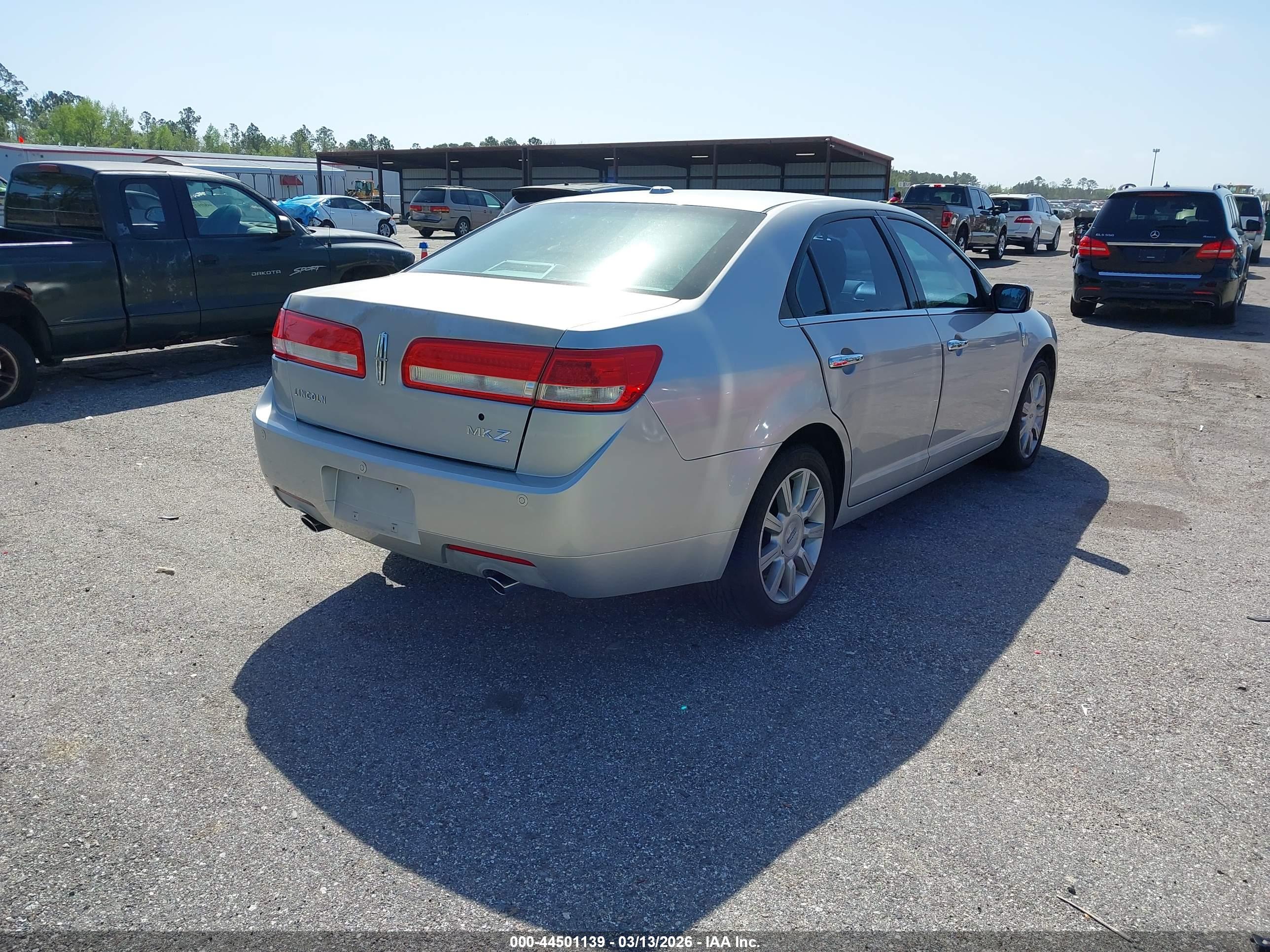 LINCOLN MKZ image 4