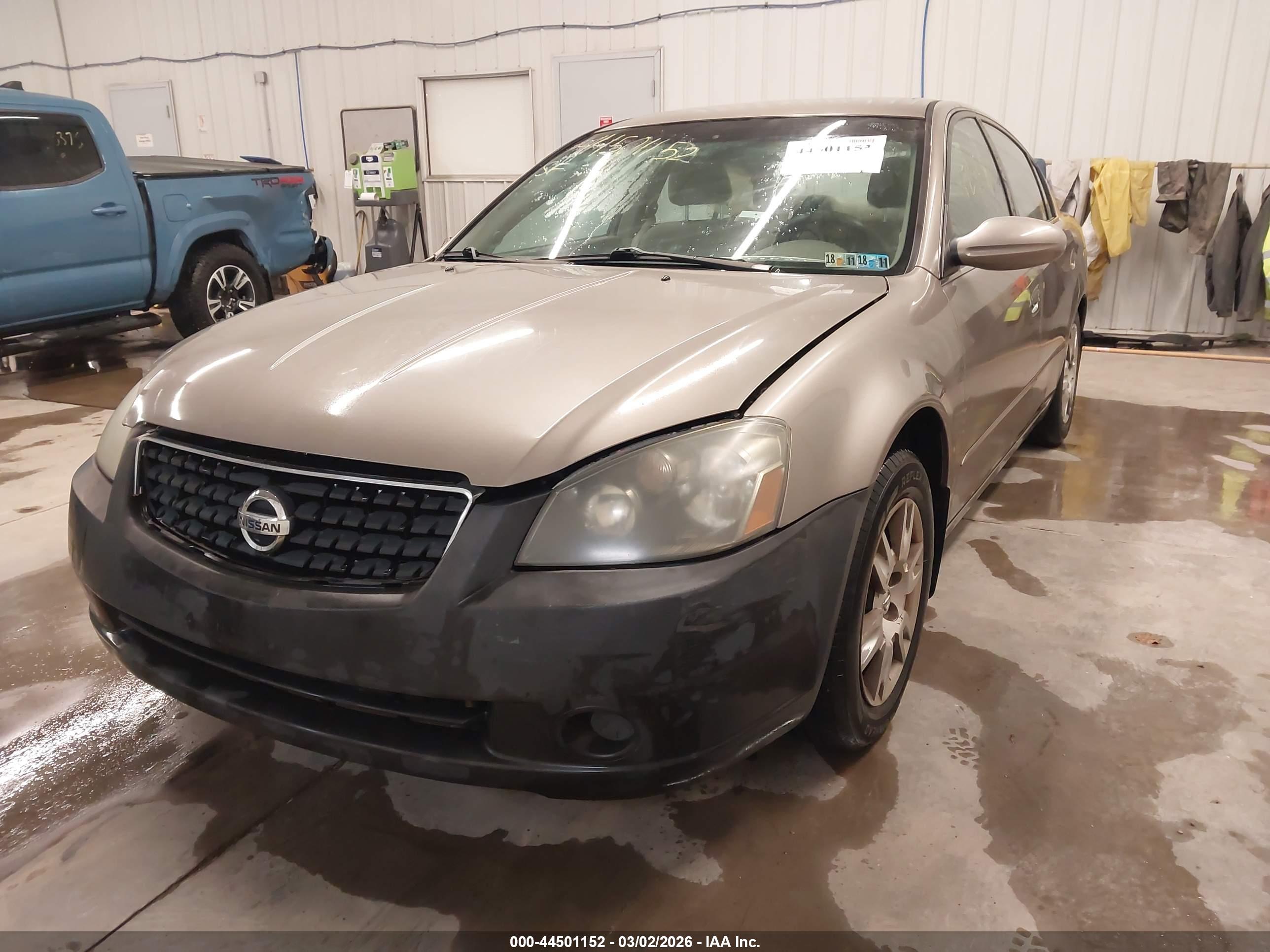 NISSAN ALTIMA image 2