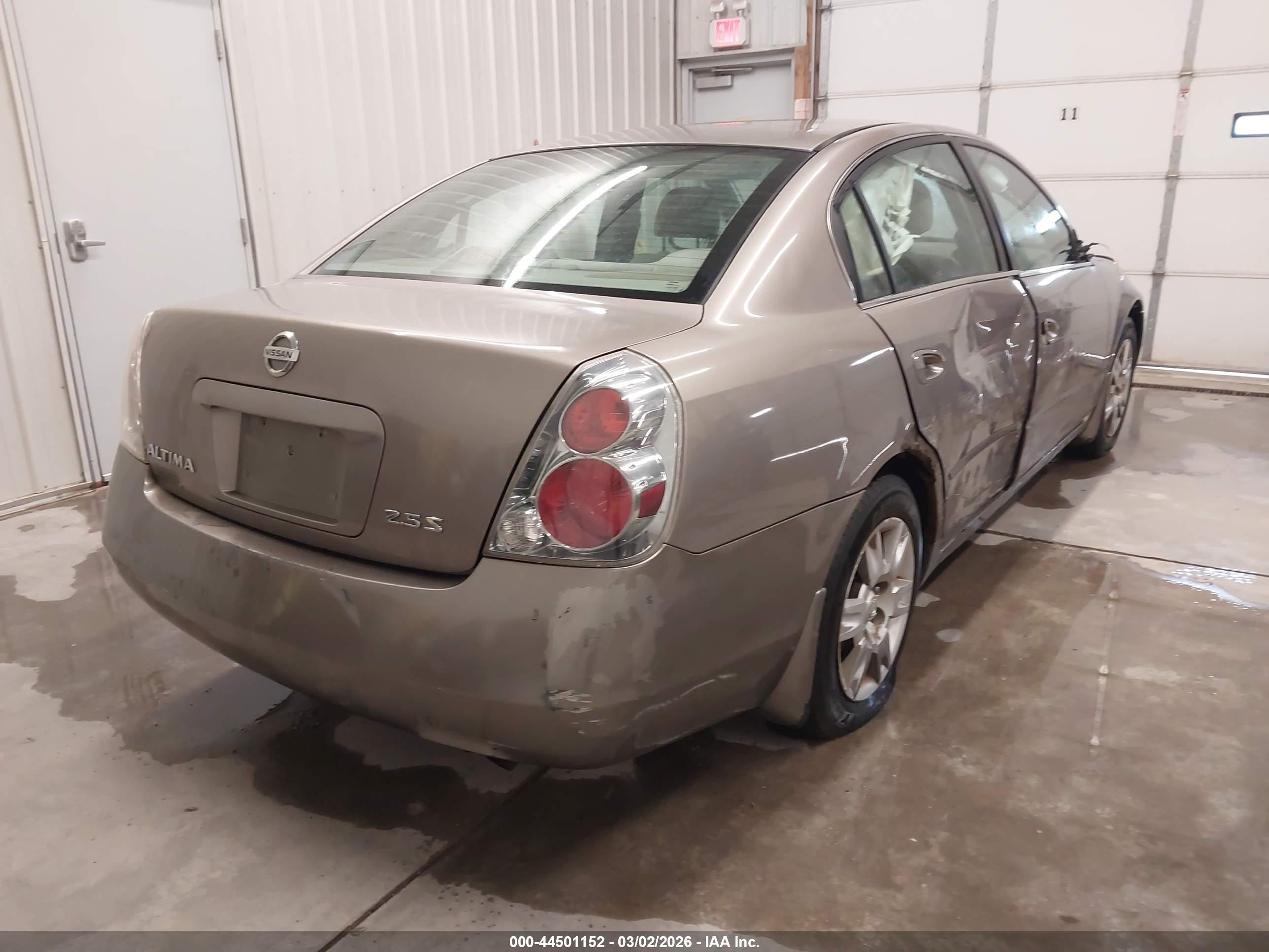 NISSAN ALTIMA image 4