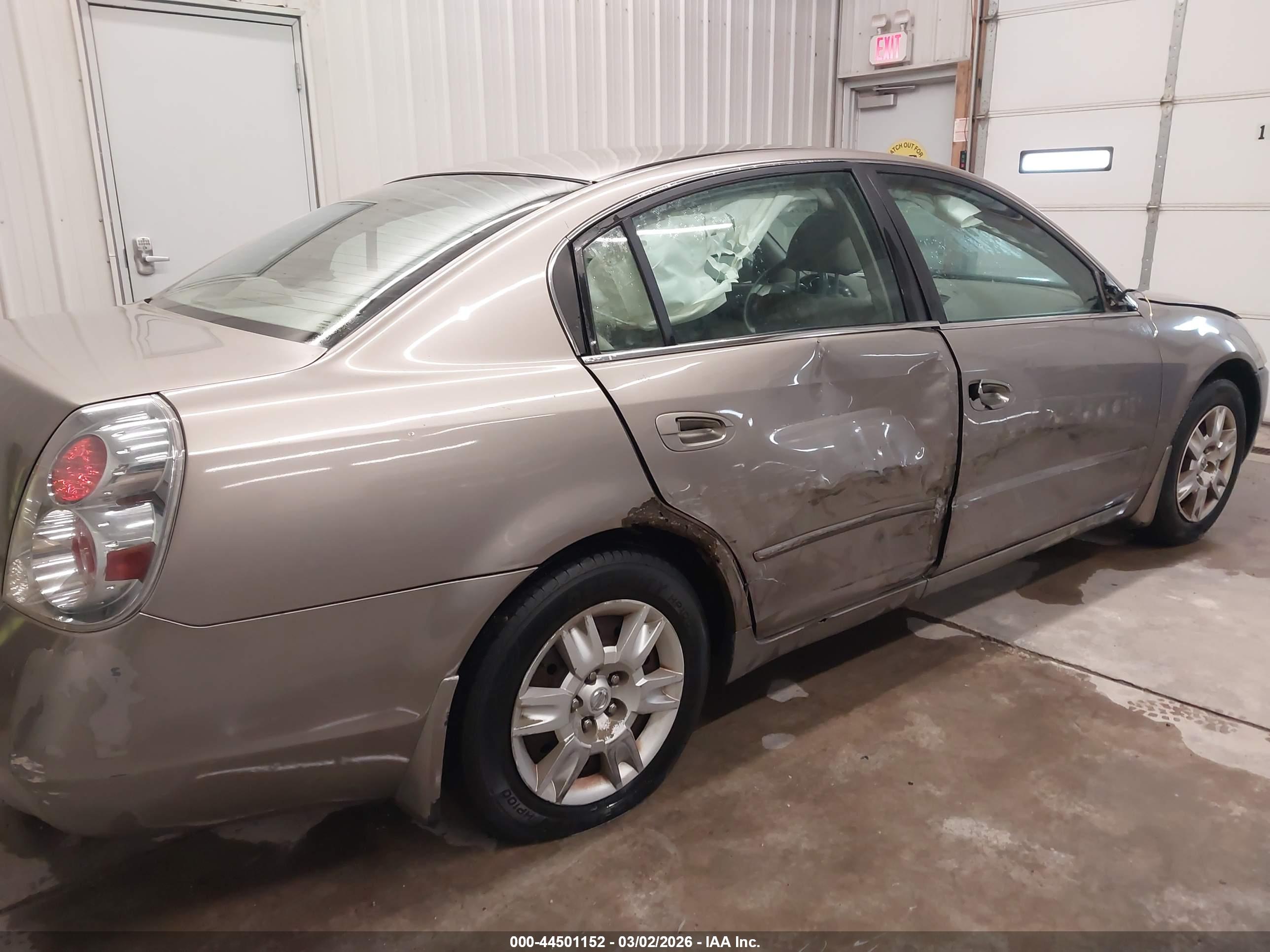 NISSAN ALTIMA image 6