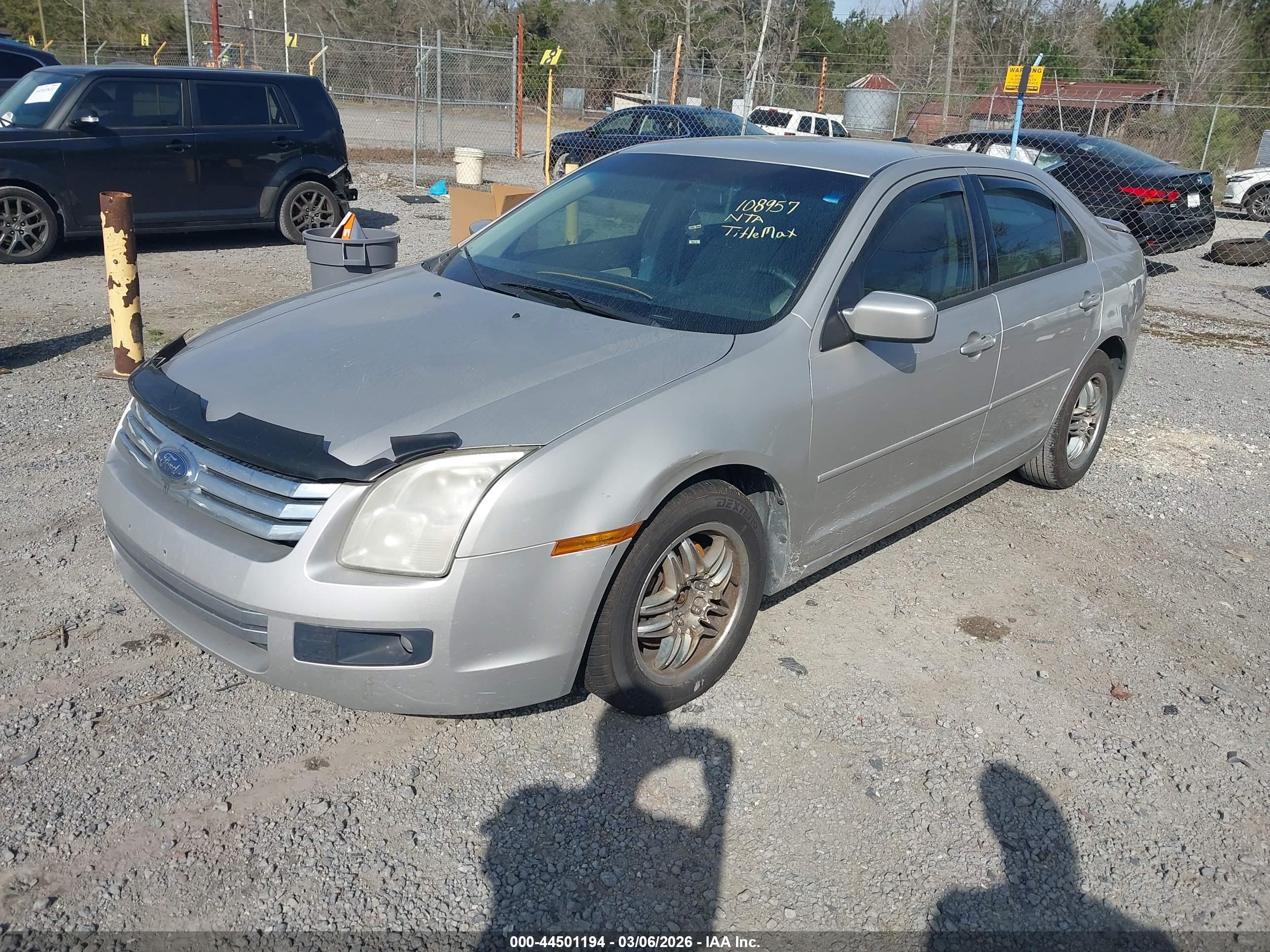 FORD FUSION image 2