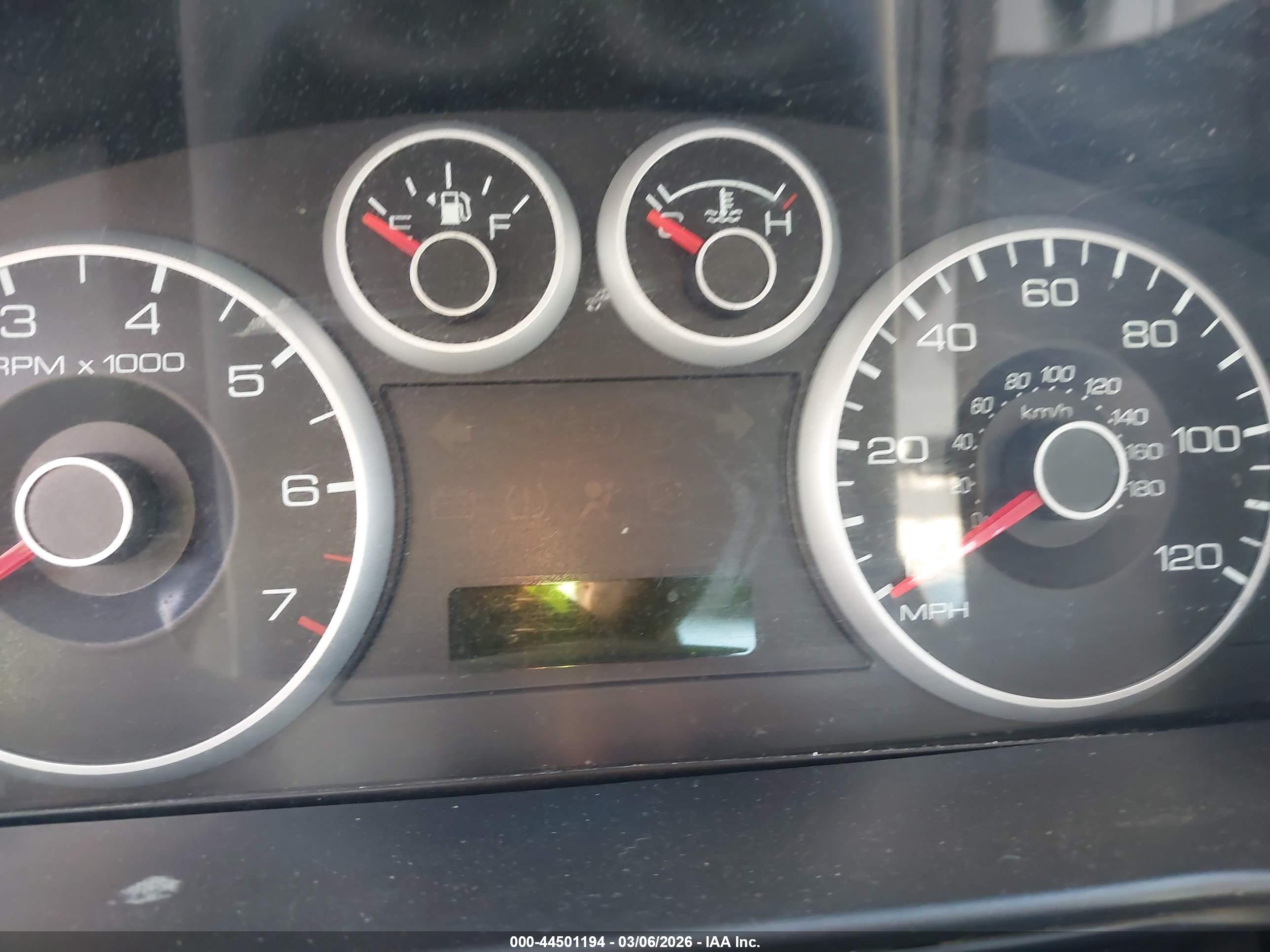 FORD FUSION image 7