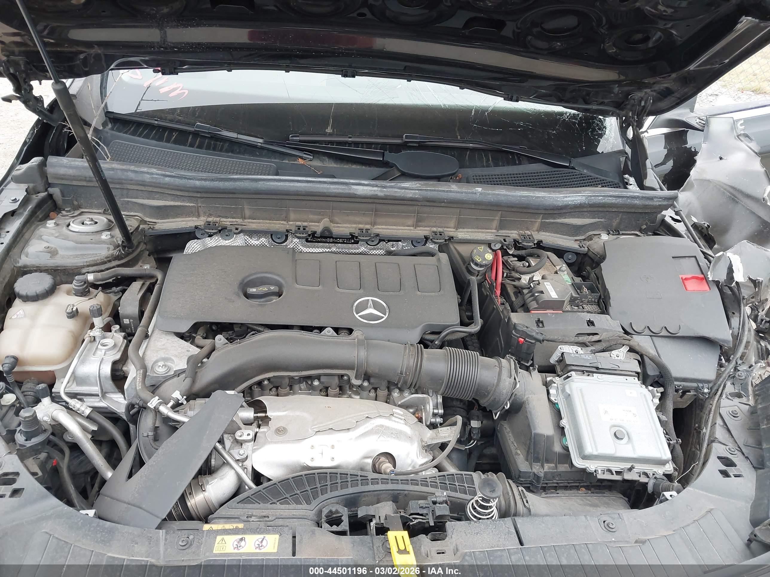 MERCEDES-BENZ GLB image 10