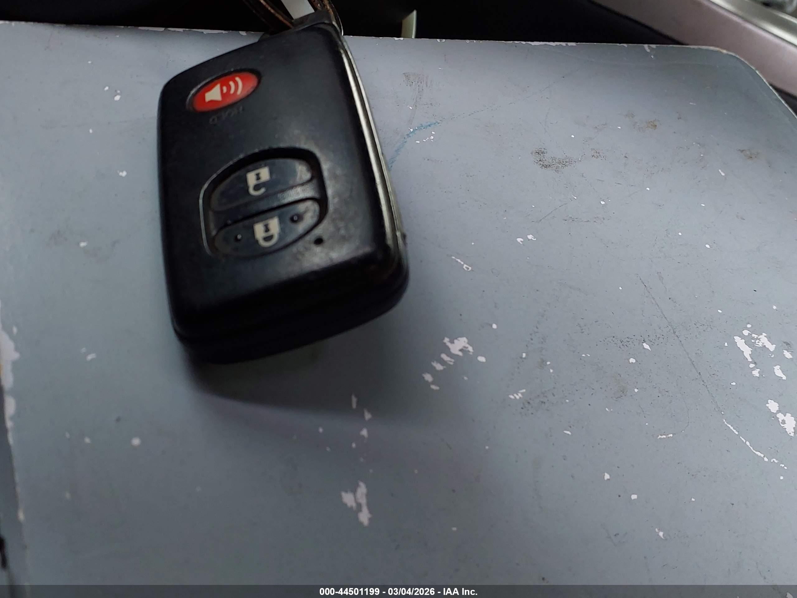 TOYOTA PRIUS image 11
