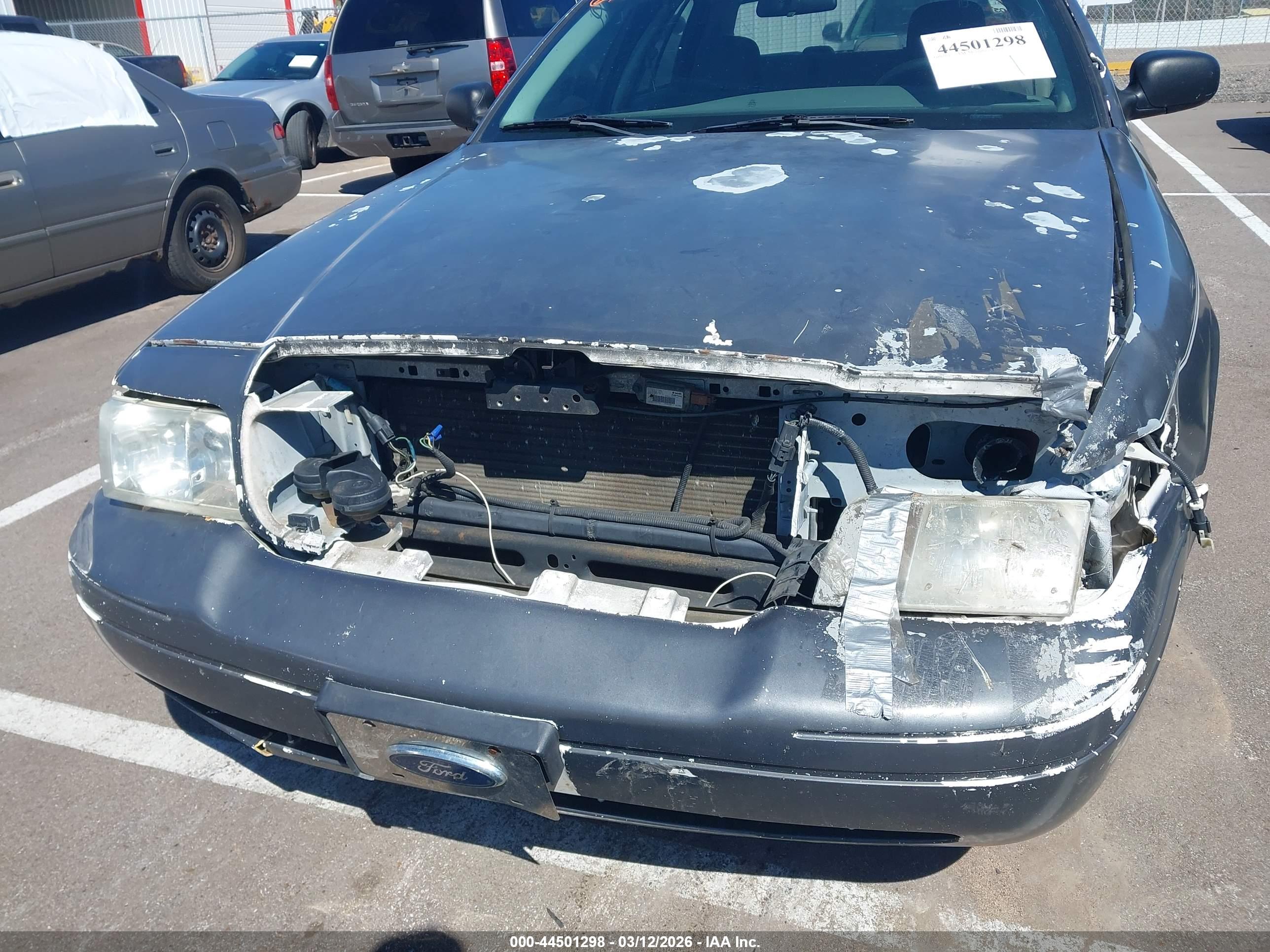FORD CROWN image 6
