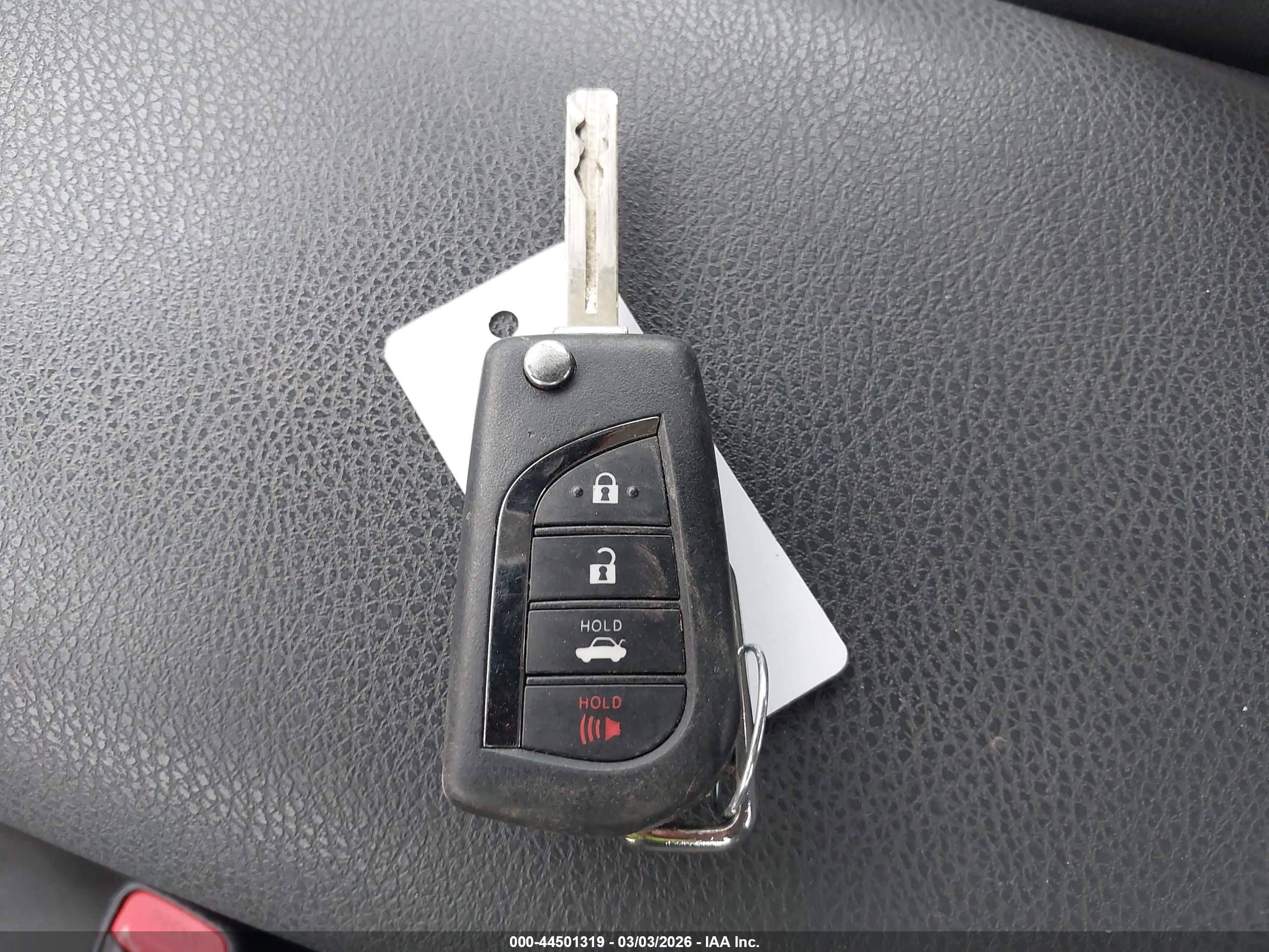 TOYOTA CAMRY image 11