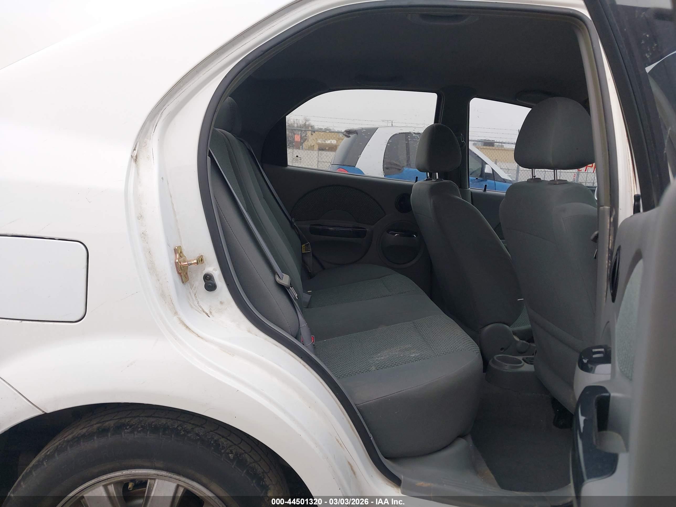 CHEVROLET AVEO image 8
