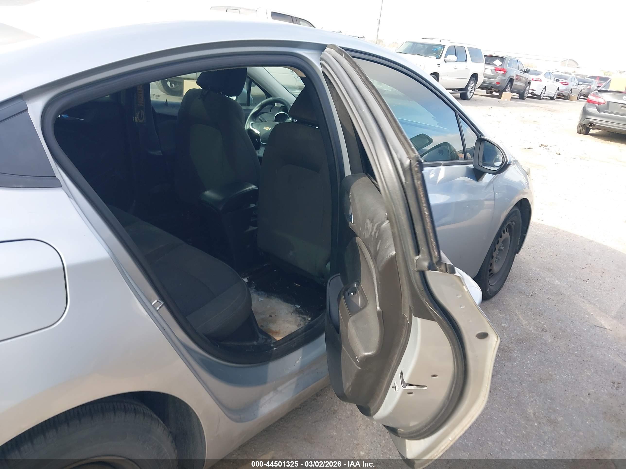 CHEVROLET CRUZE image 8