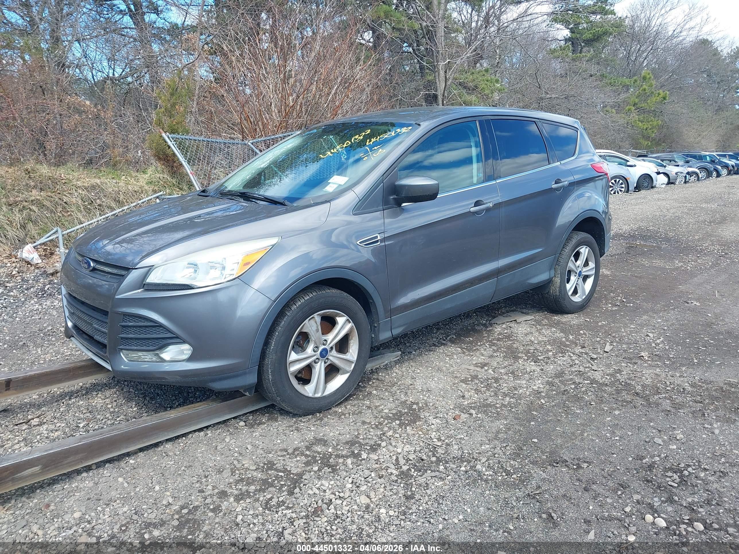 FORD ESCAPE image 2