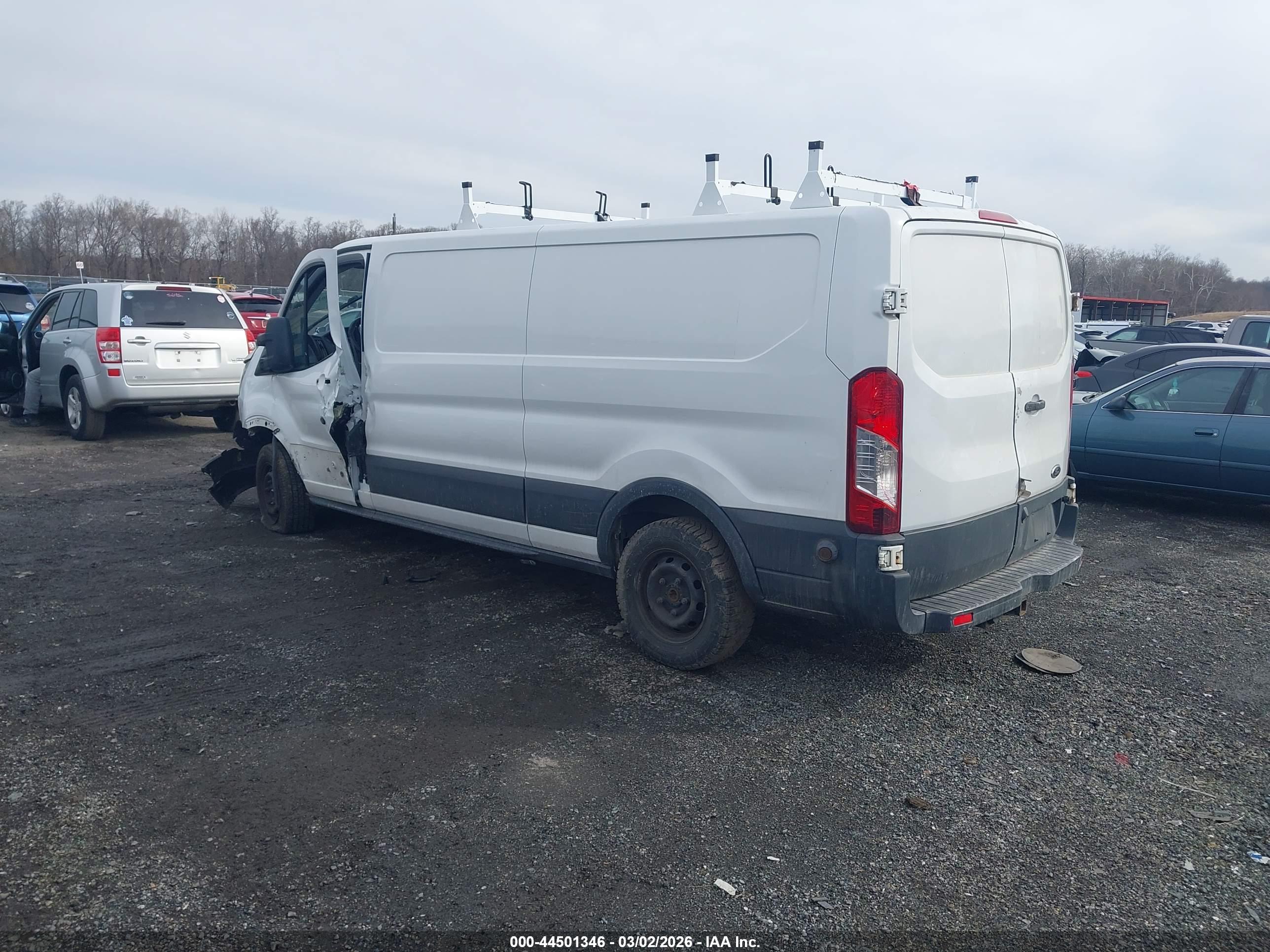 FORD TRANSIT-250 image 3