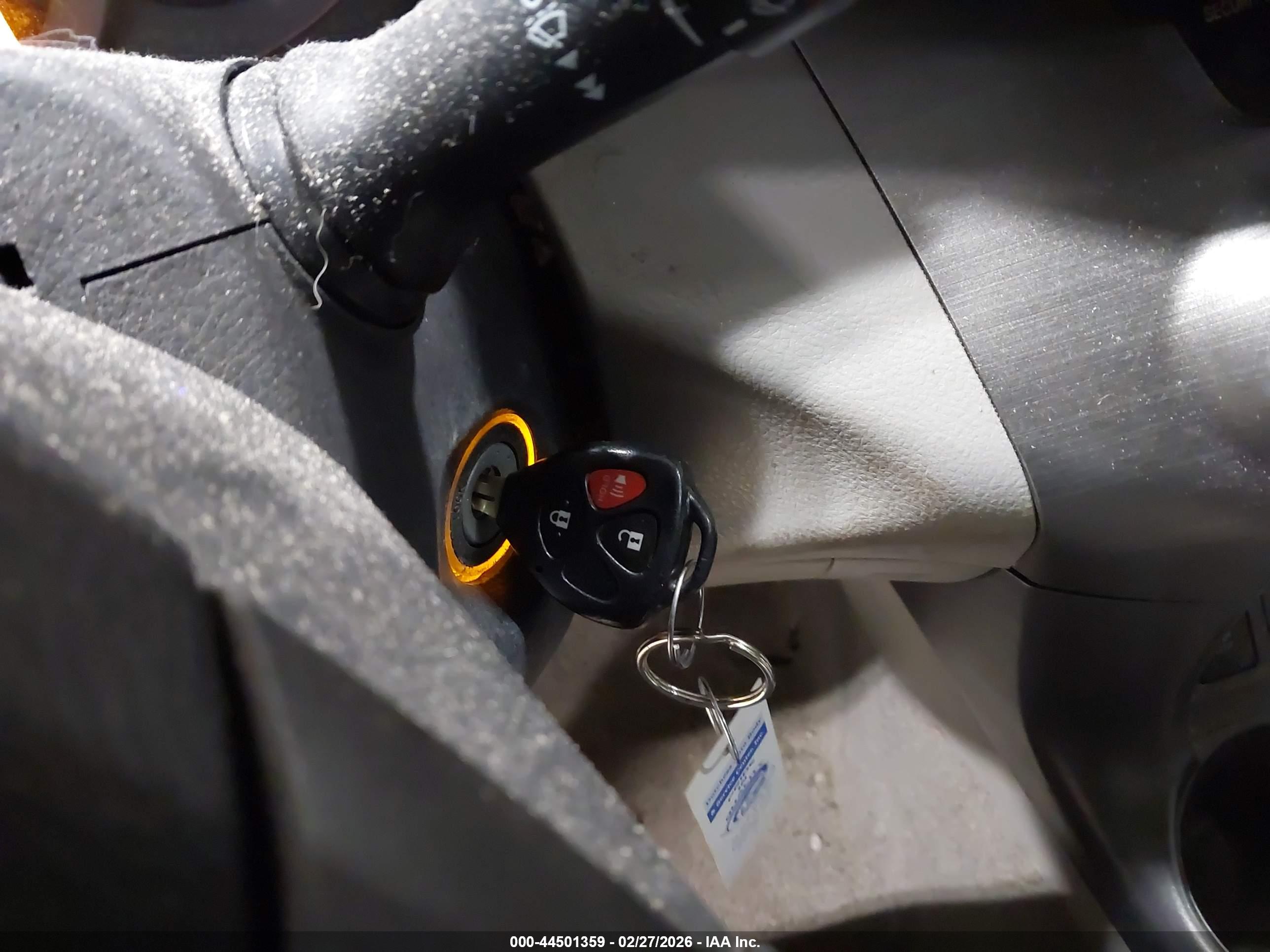 TOYOTA RAV4 image 11