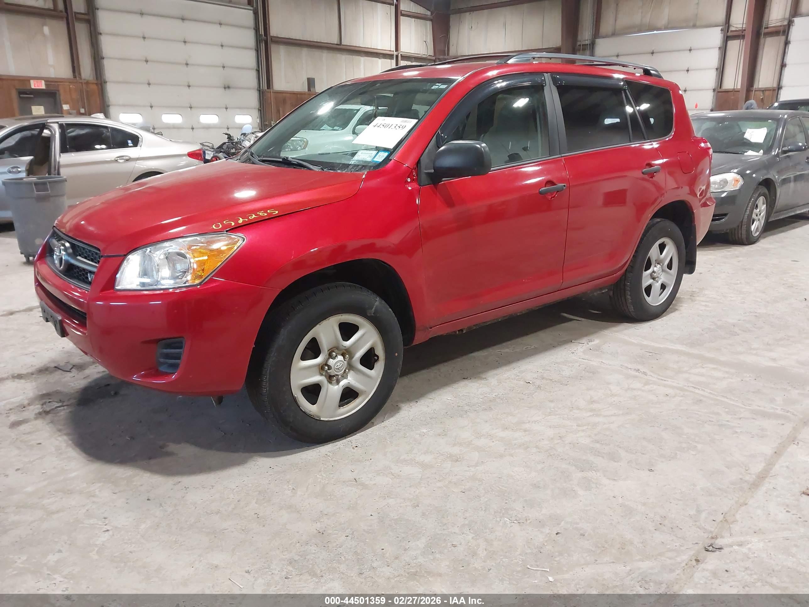 TOYOTA RAV4 image 2