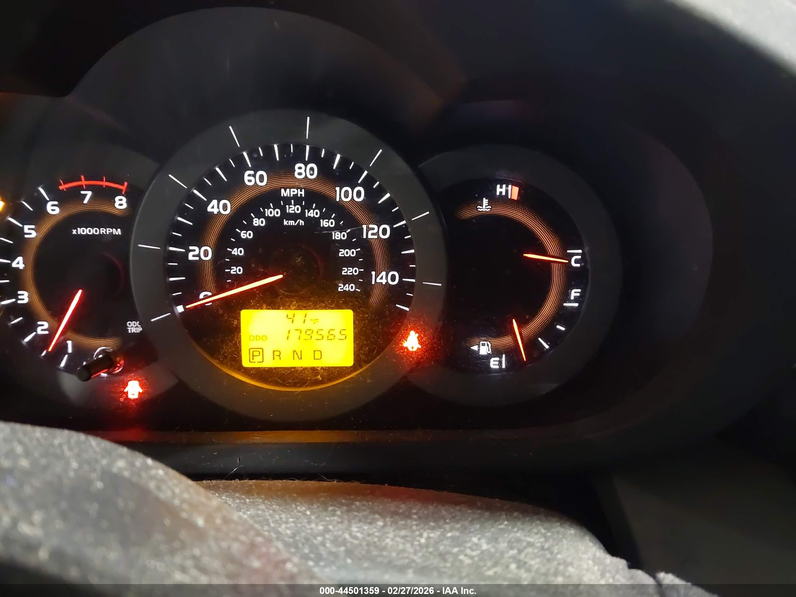 TOYOTA RAV4 image 7