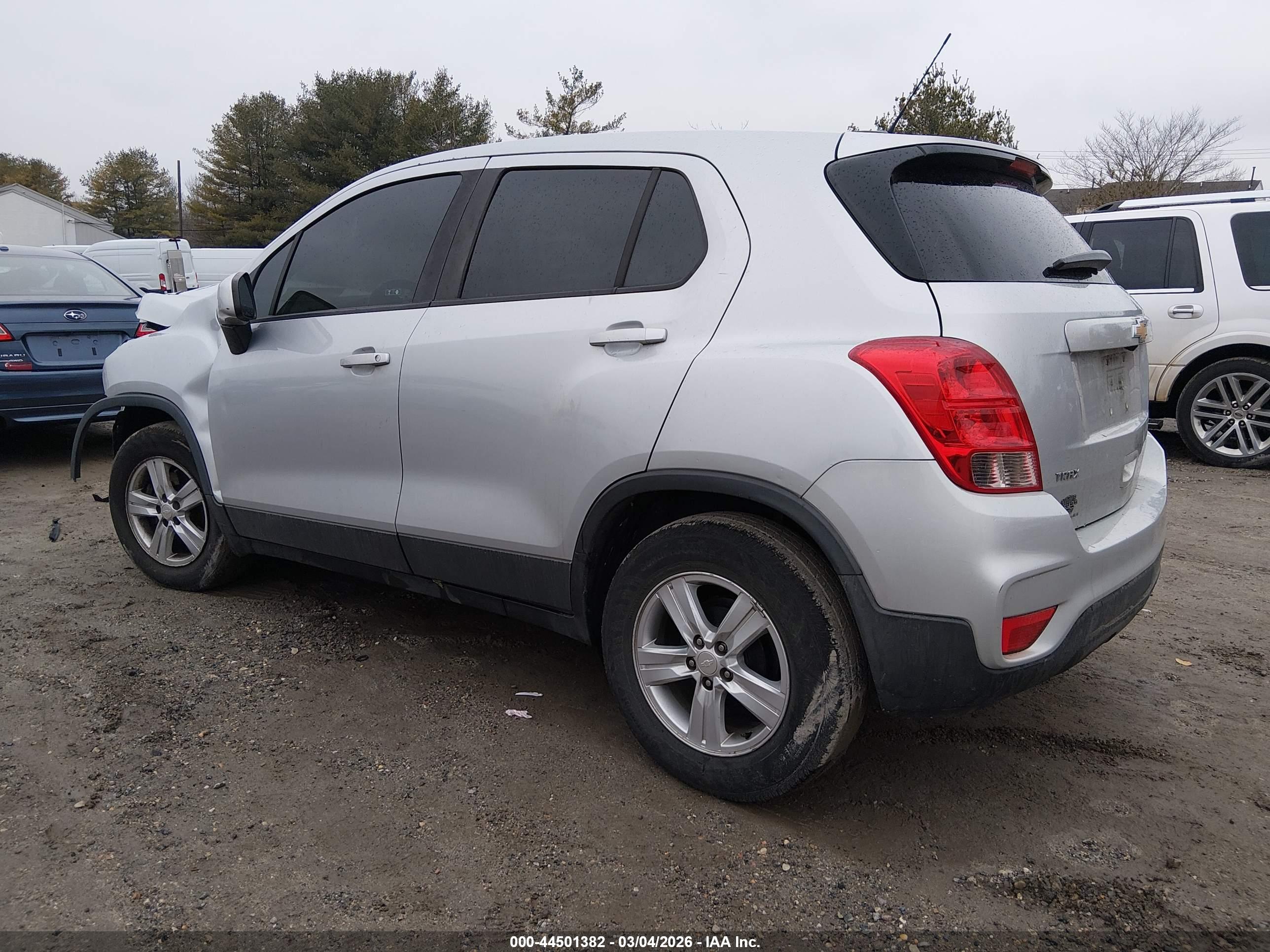 CHEVROLET TRAX image 3