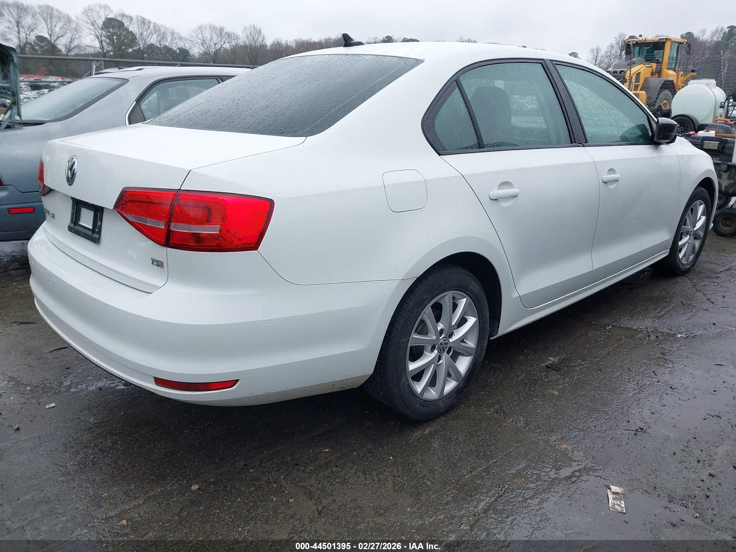 VOLKSWAGEN JETTA image 4