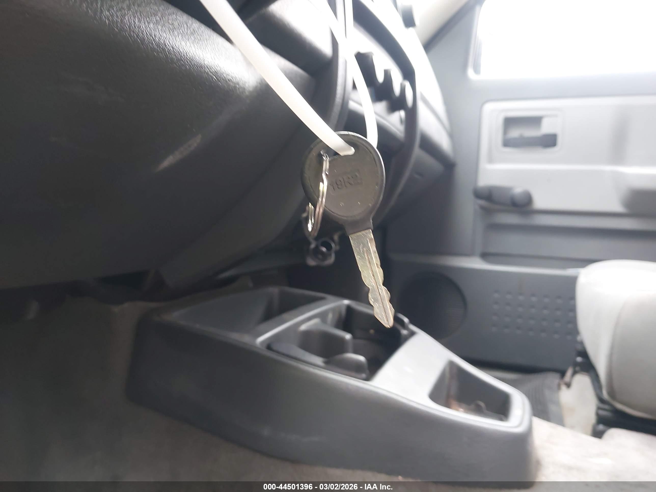 DODGE DAKOTA image 11