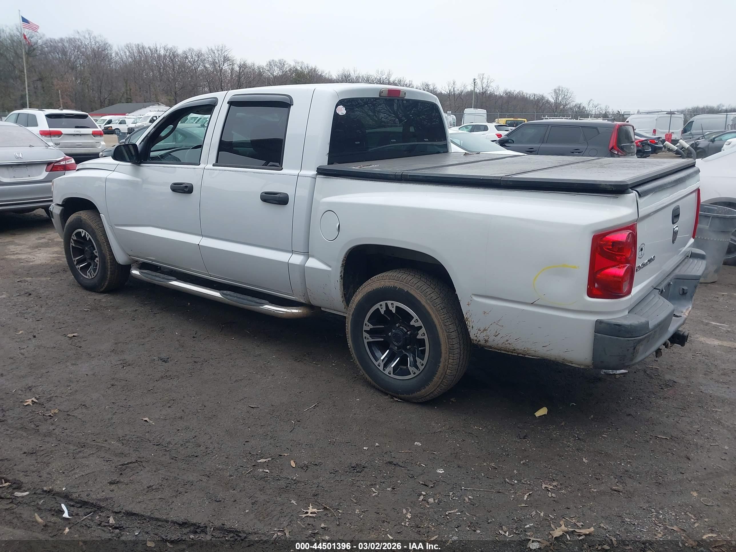DODGE DAKOTA image 3