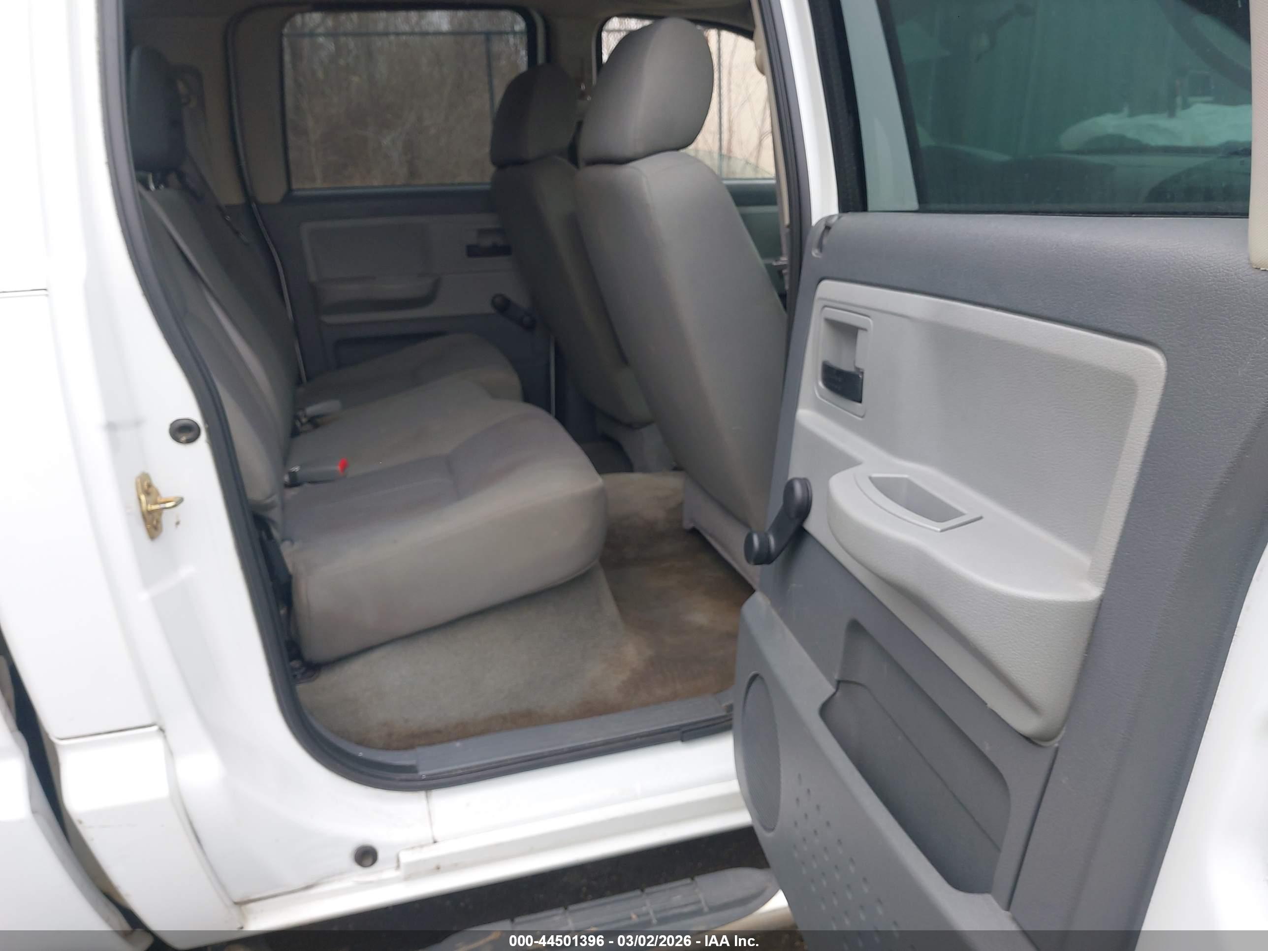 DODGE DAKOTA image 8