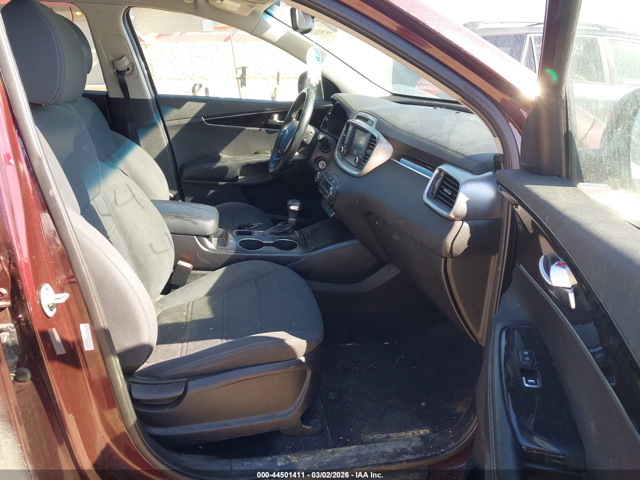 KIA SORENTO image 5