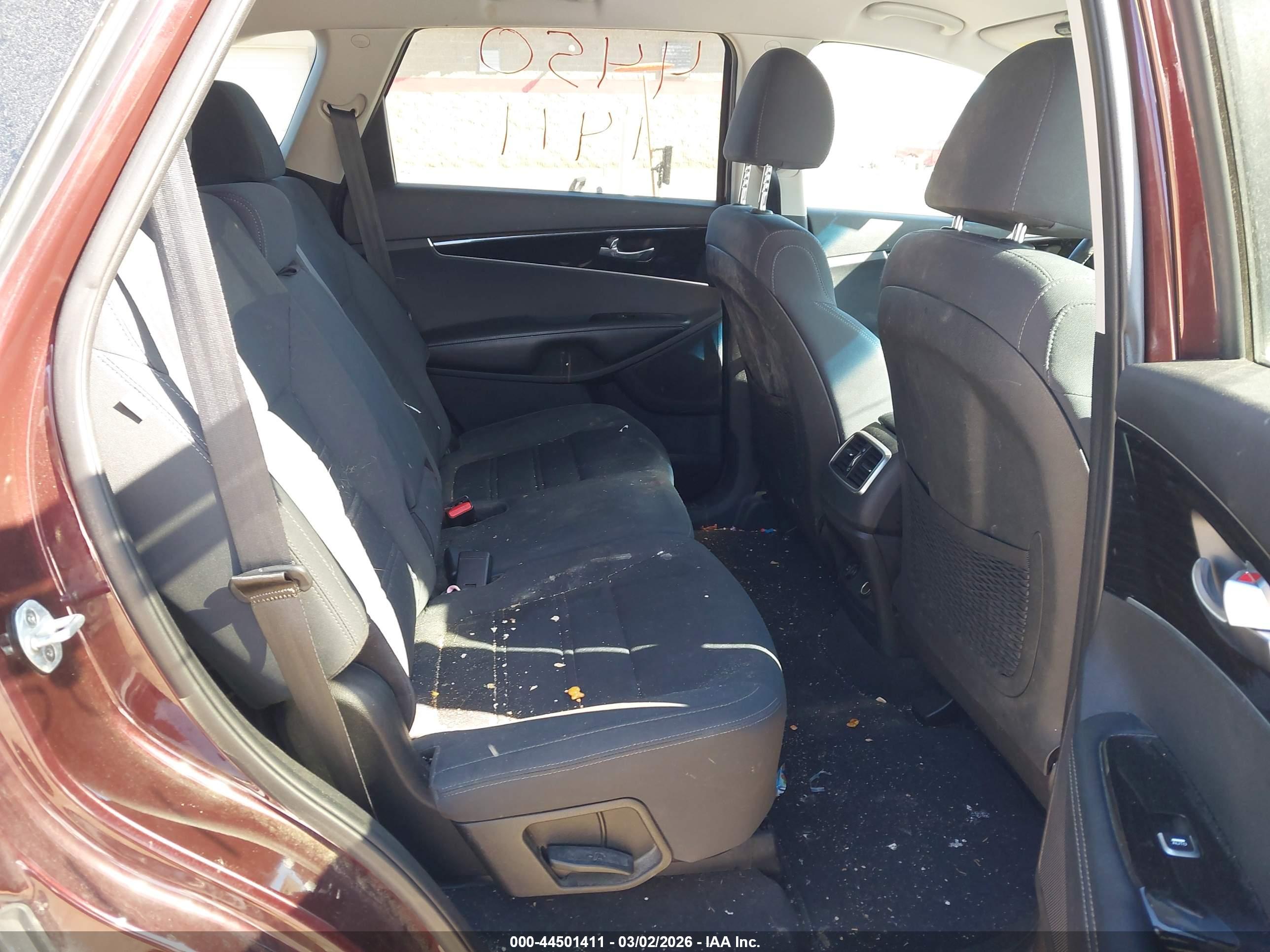 KIA SORENTO image 8