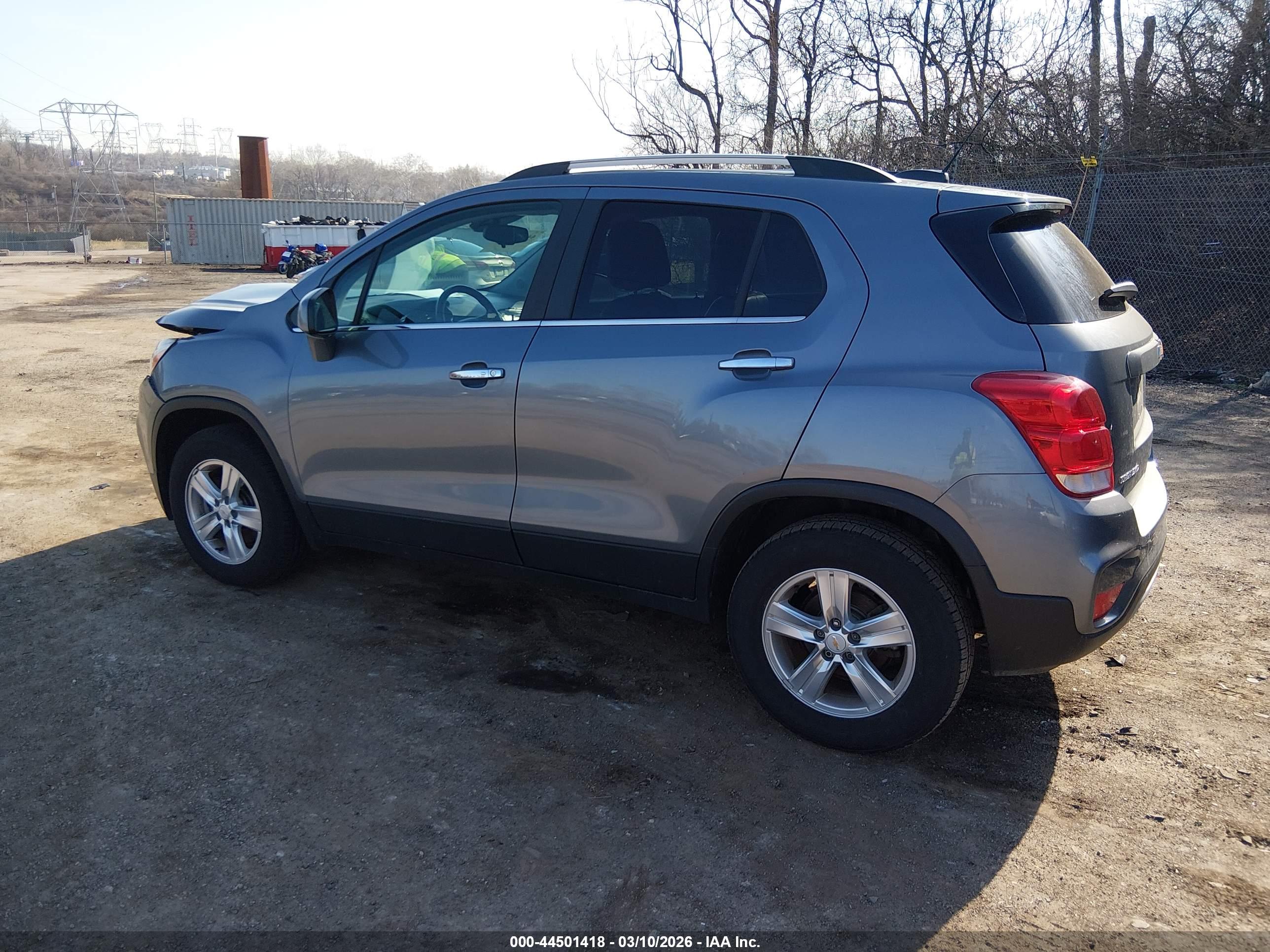CHEVROLET TRAX image 3