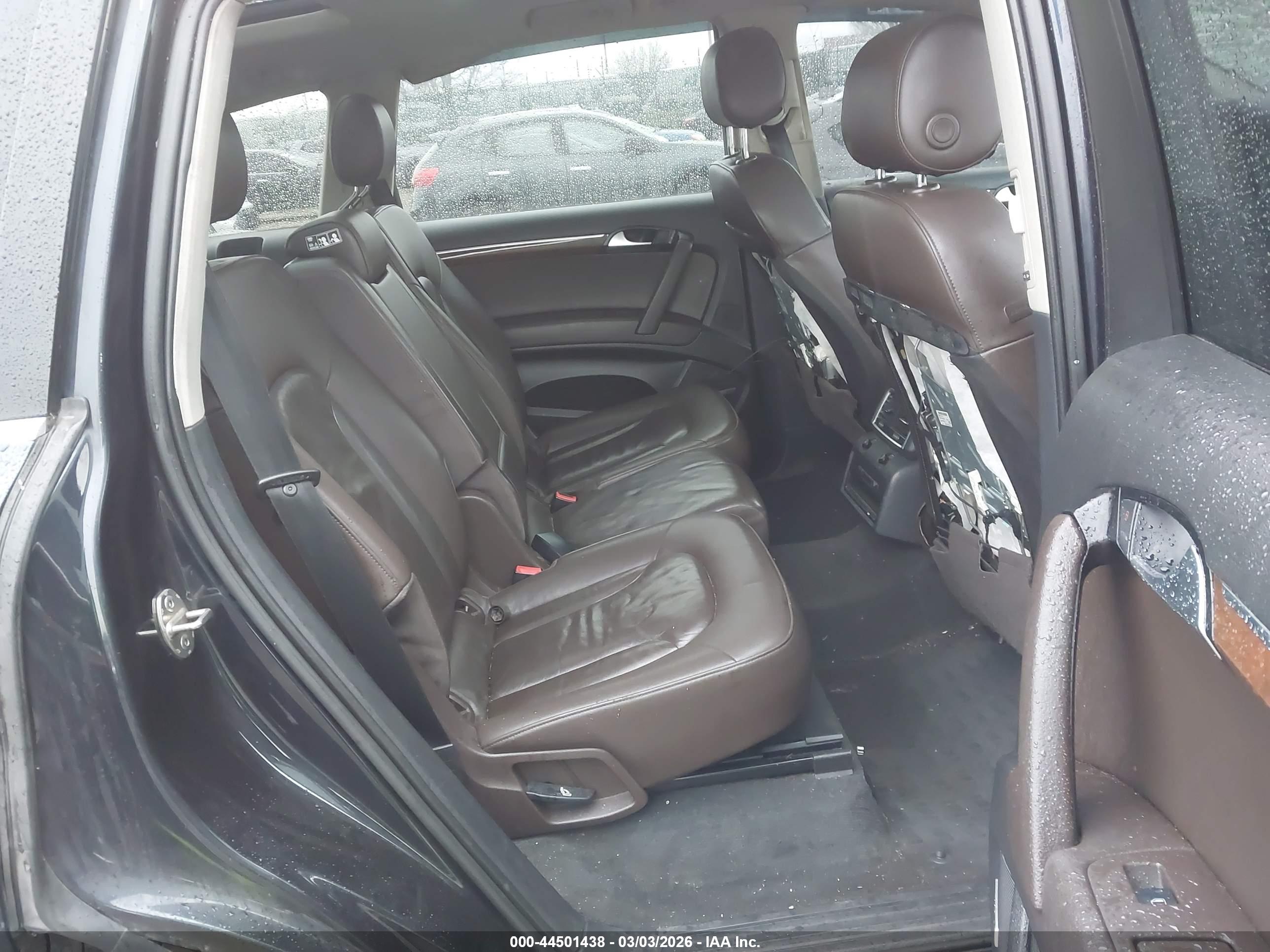 AUDI Q7 image 8