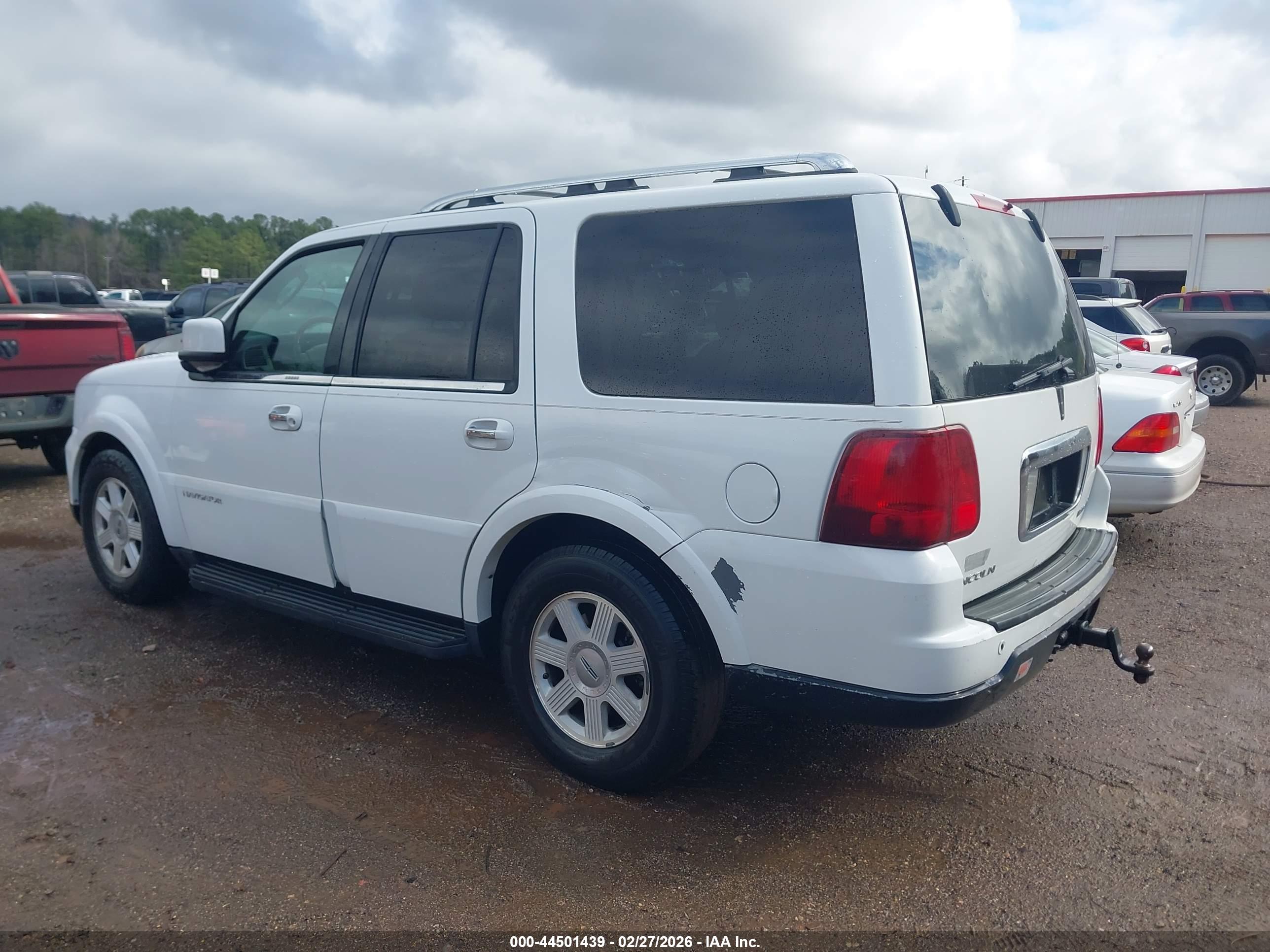 LINCOLN NAVIGATOR image 3