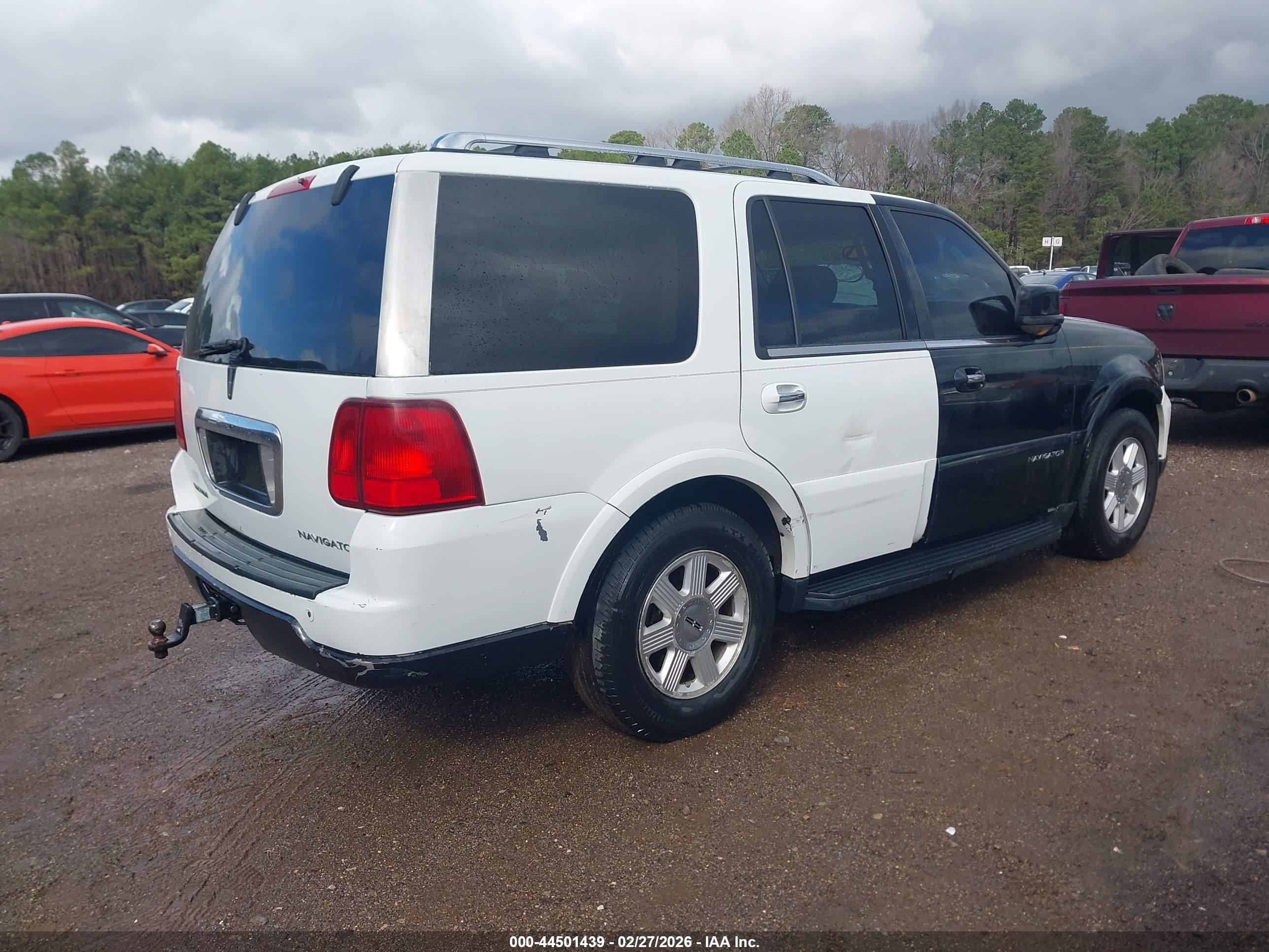LINCOLN NAVIGATOR image 4