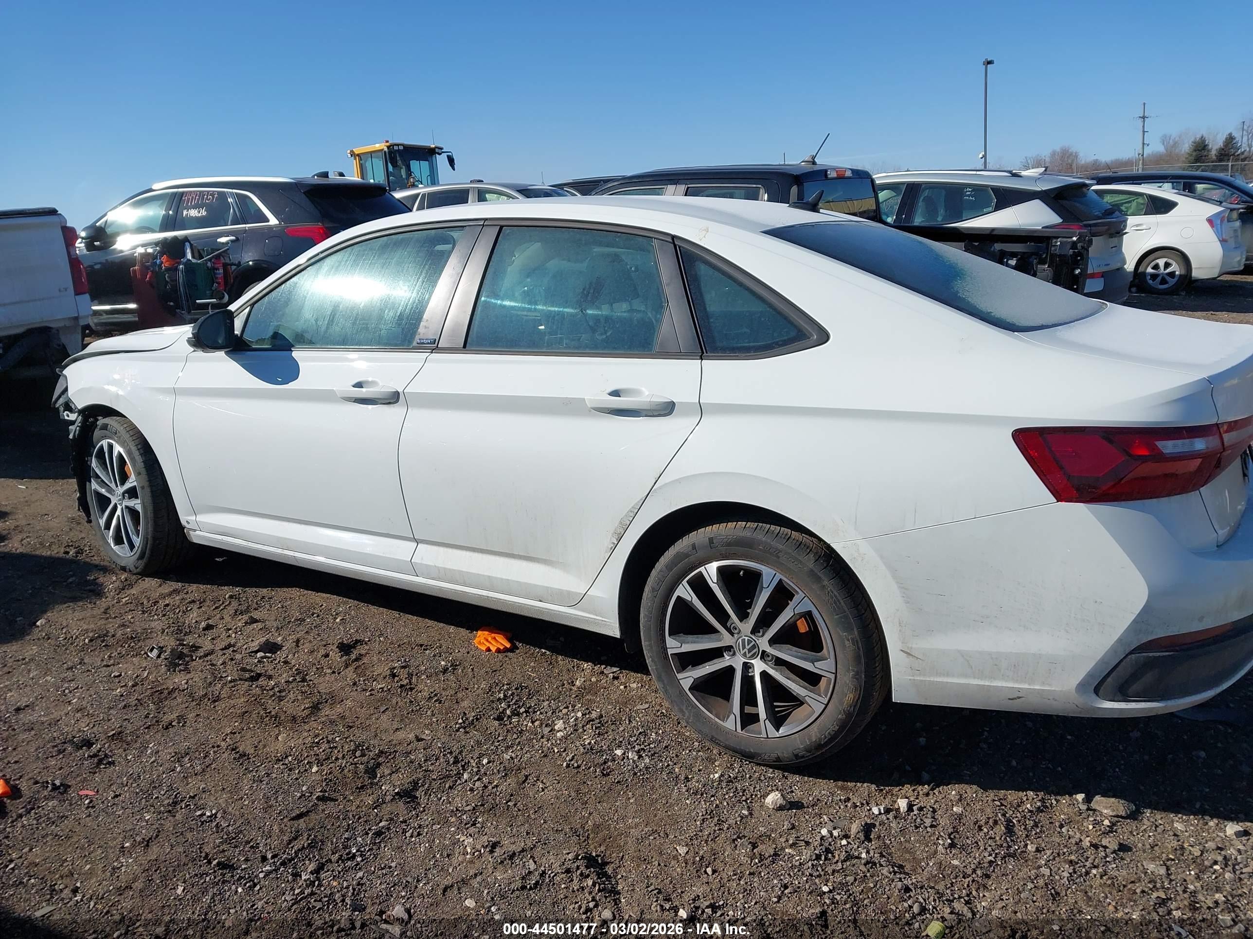 VOLKSWAGEN JETTA image 3